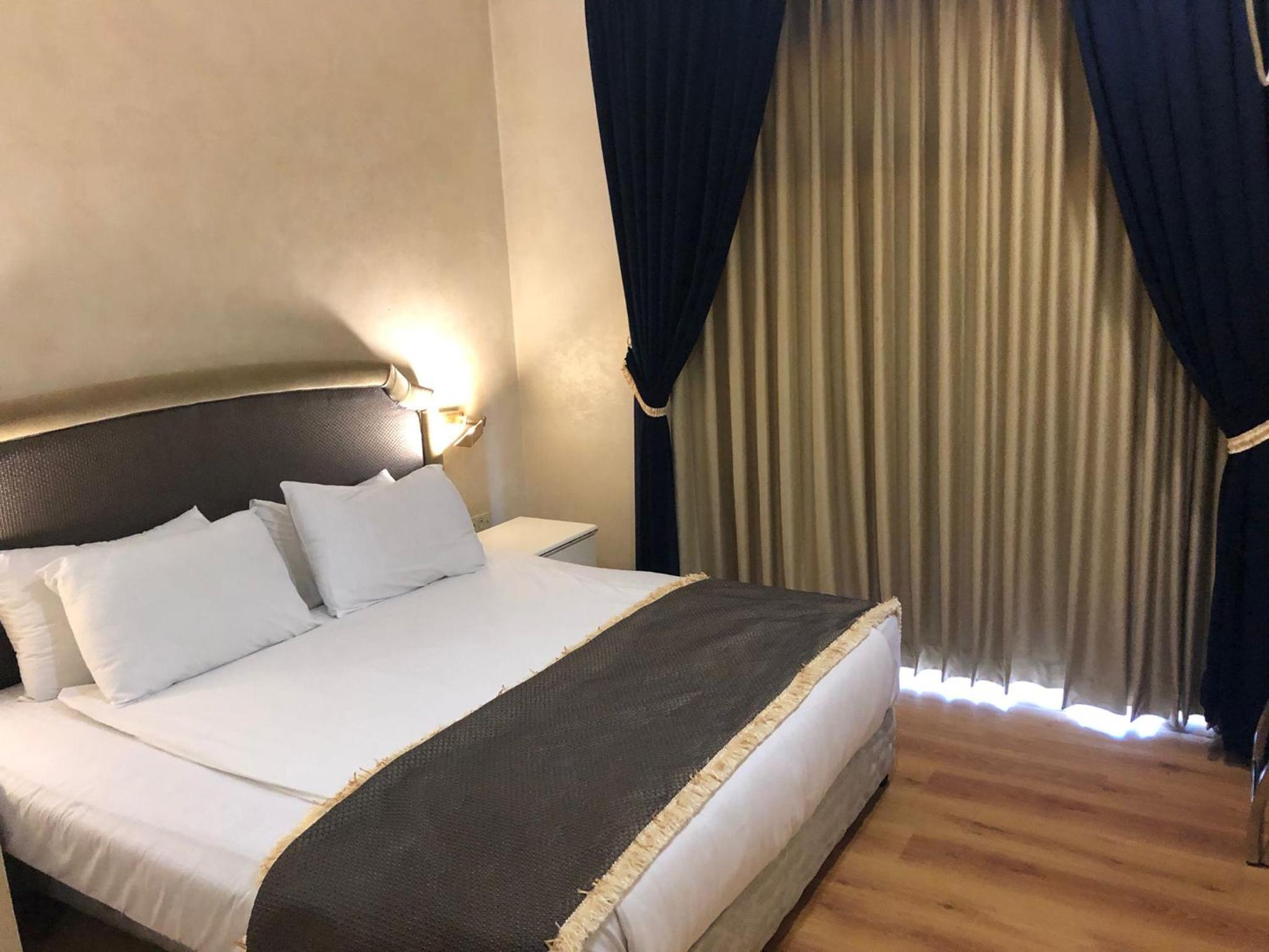 Deluxe Double or Twin Room with Balcony photo 2