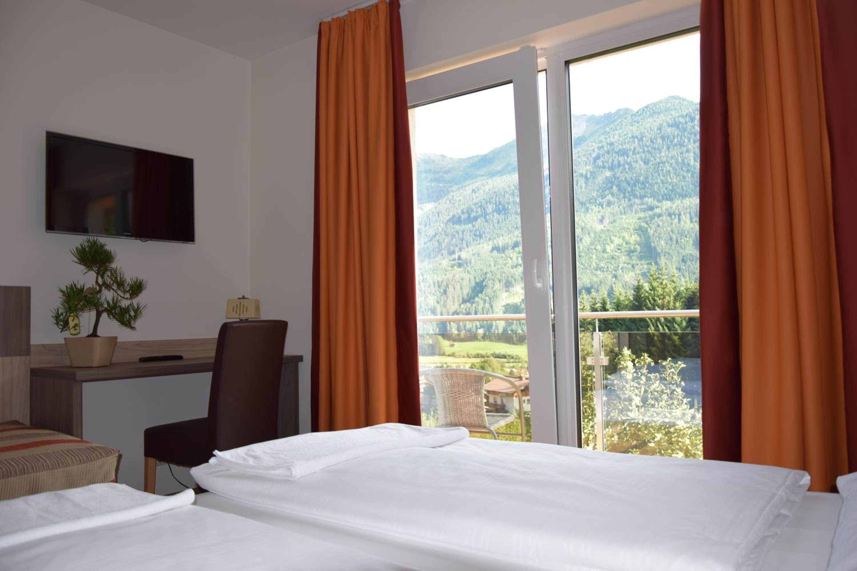 Superior Double Room with Balcony photo 3