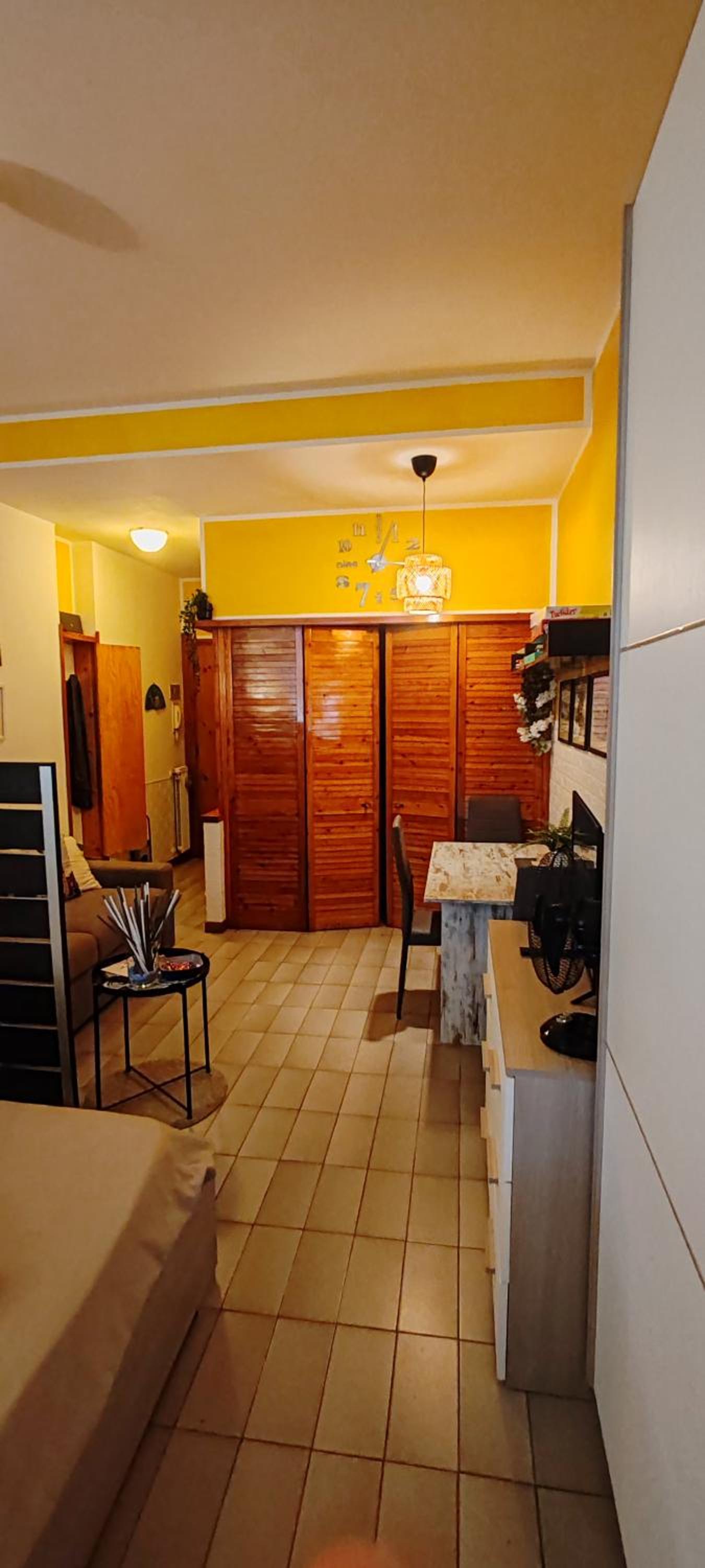 One-Bedroom Apartment photo 3