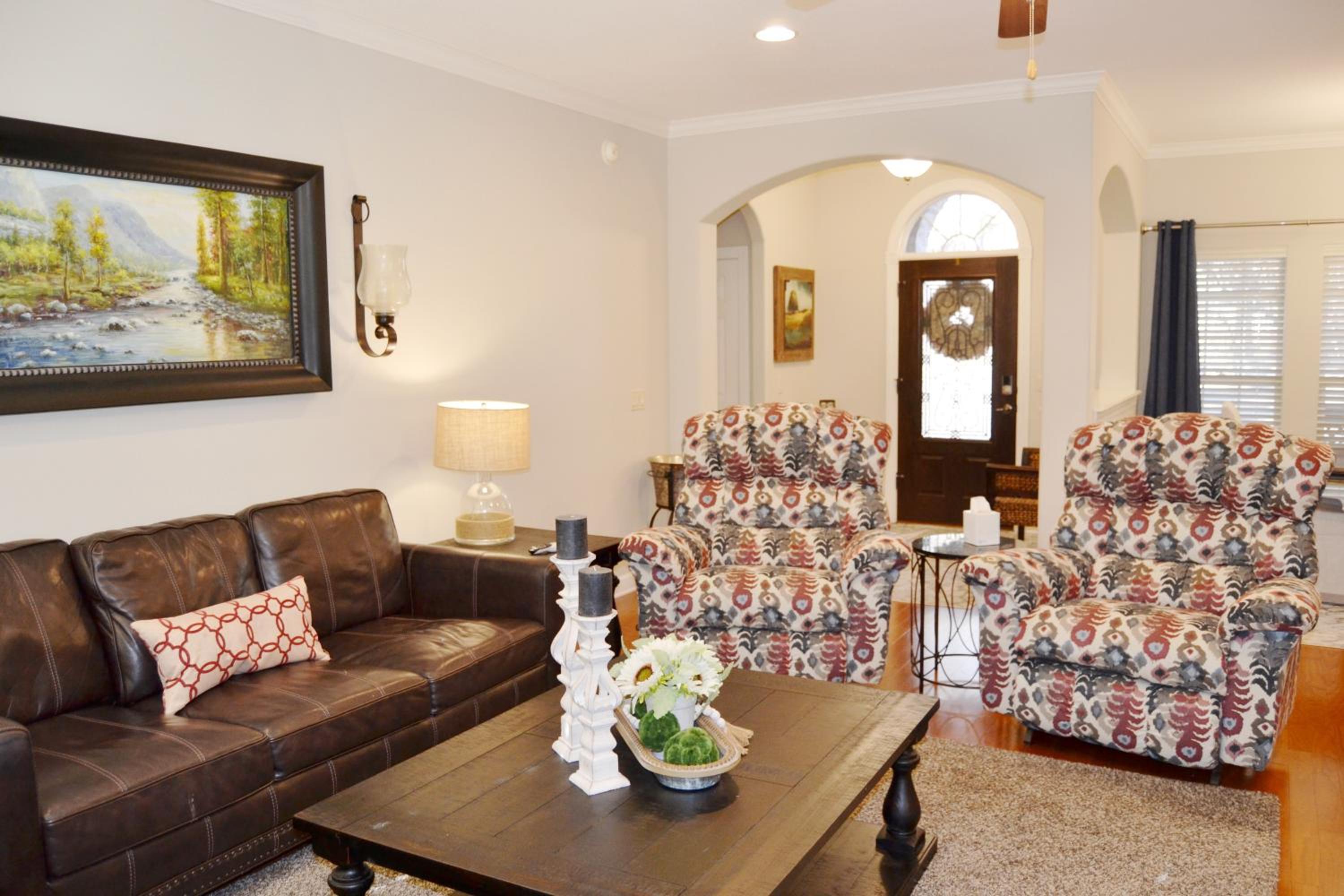 Three-Bedroom House photo 1
