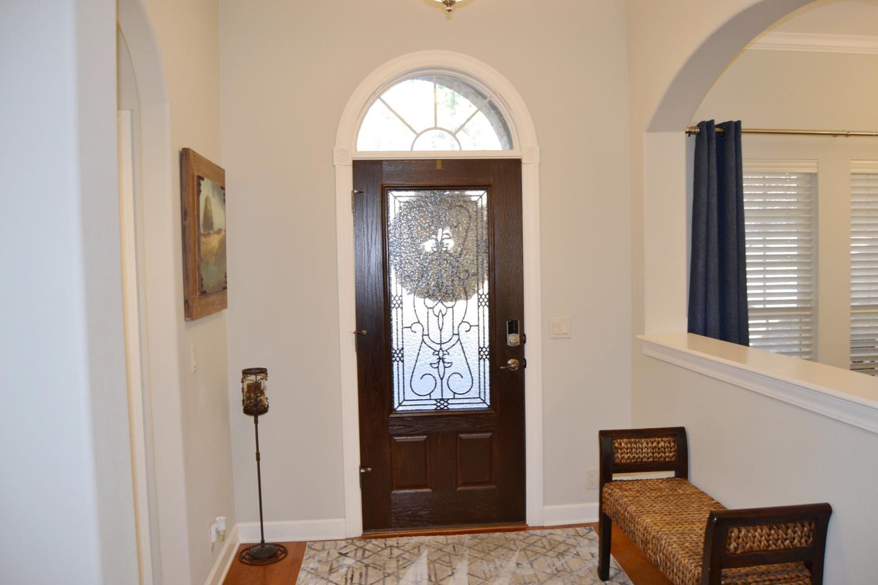 Three-Bedroom House photo 3