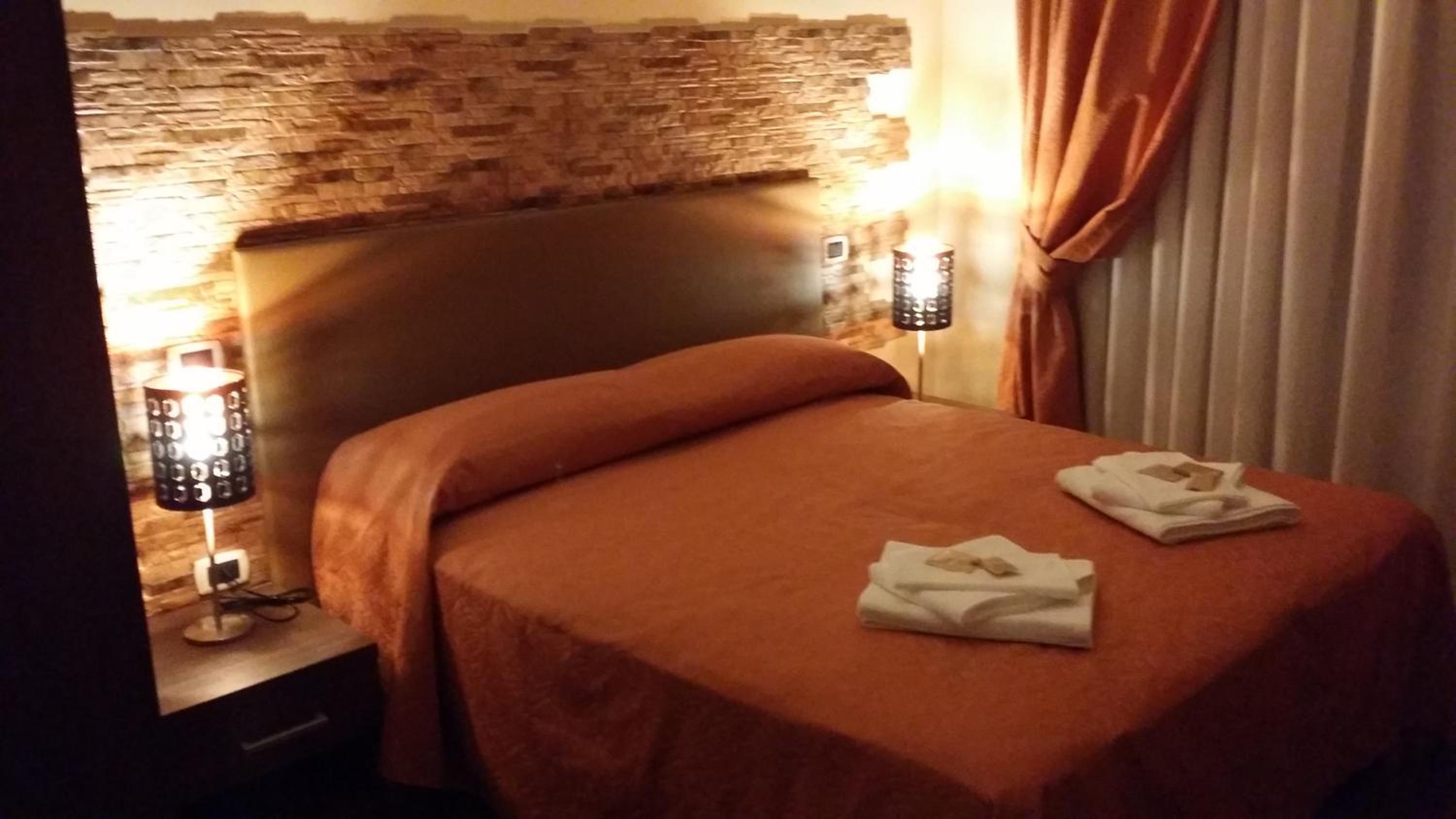 Double Room with Private Bathroom photo 1