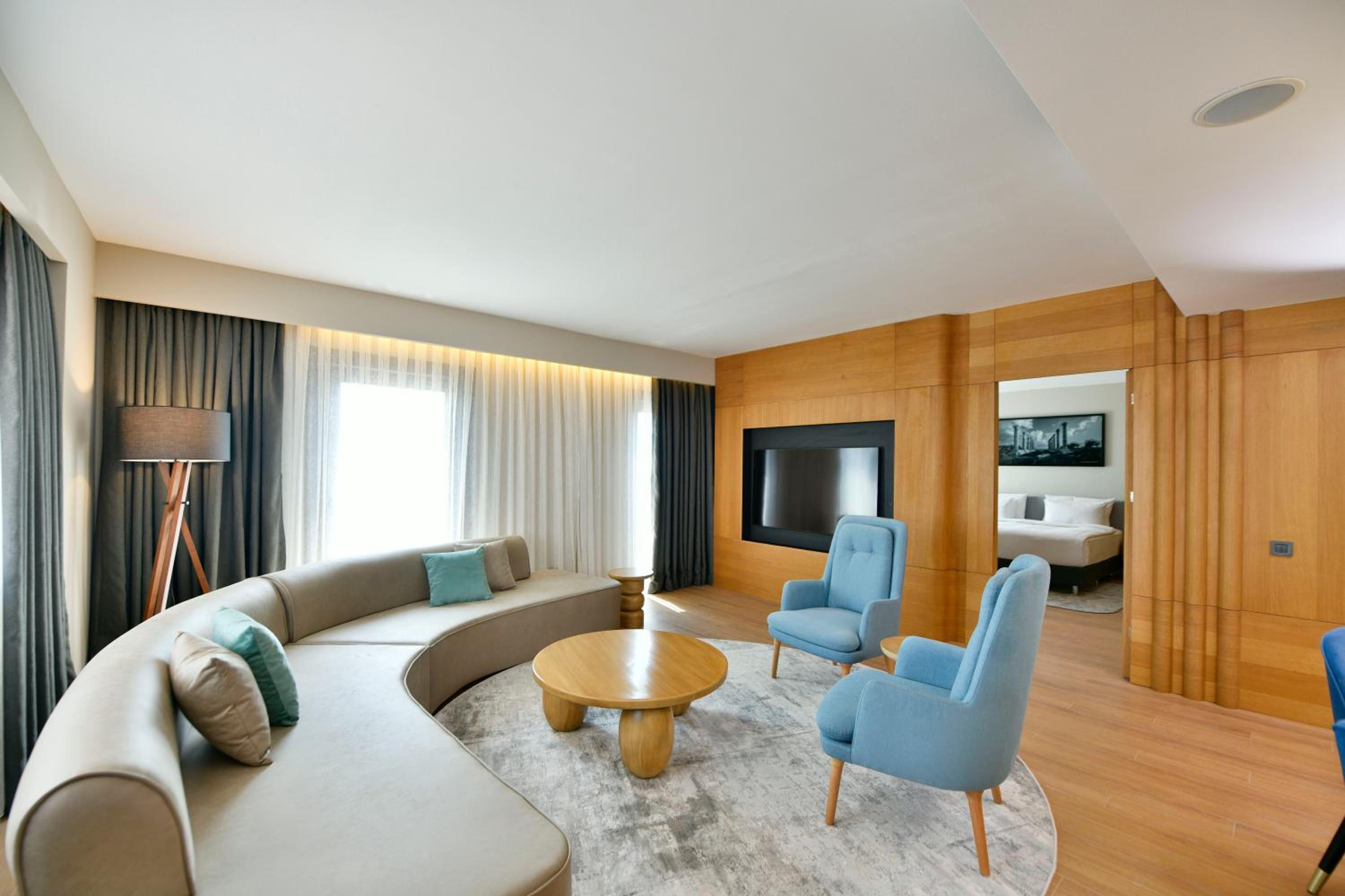 Presidential Suite - Partial Sea View photo 1