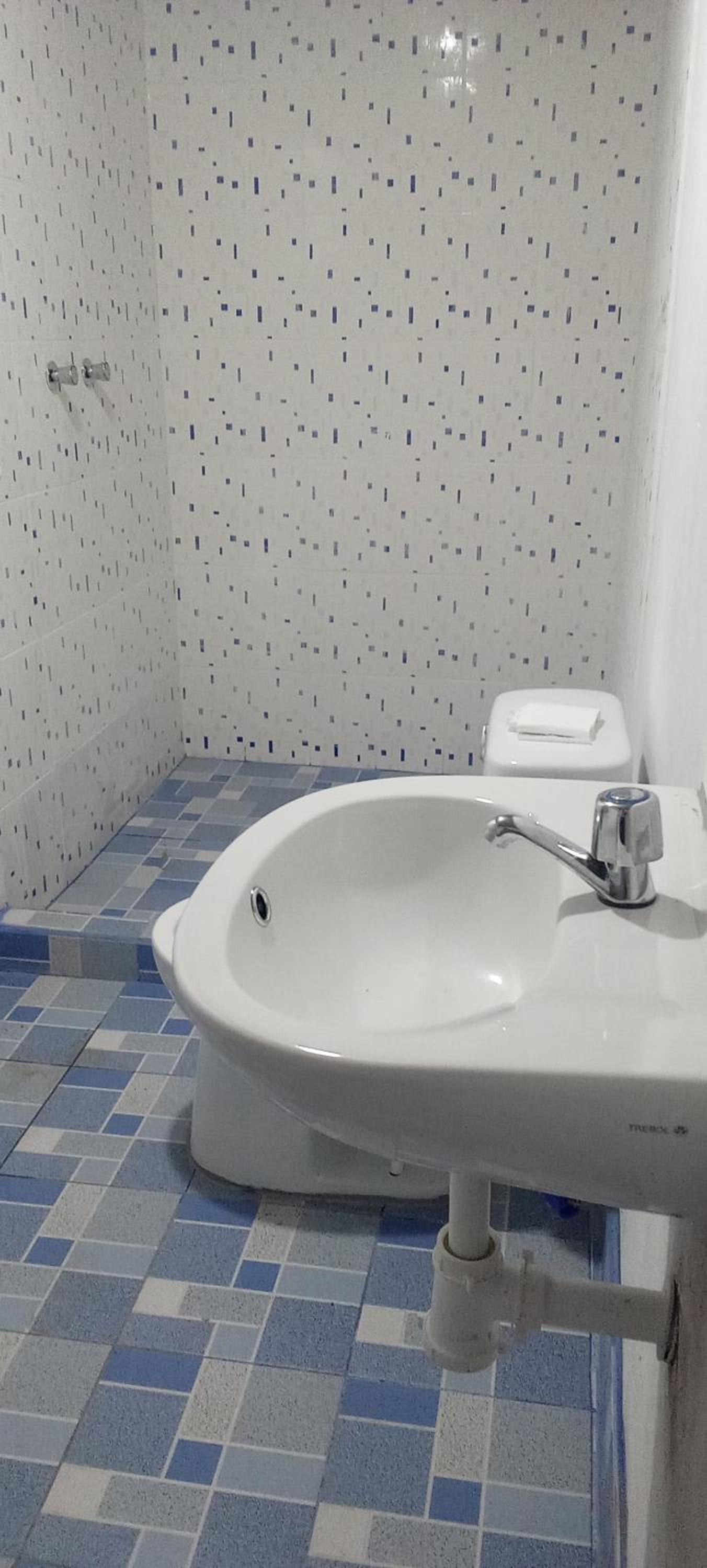 Twin Room With Private Bathroom photo 2
