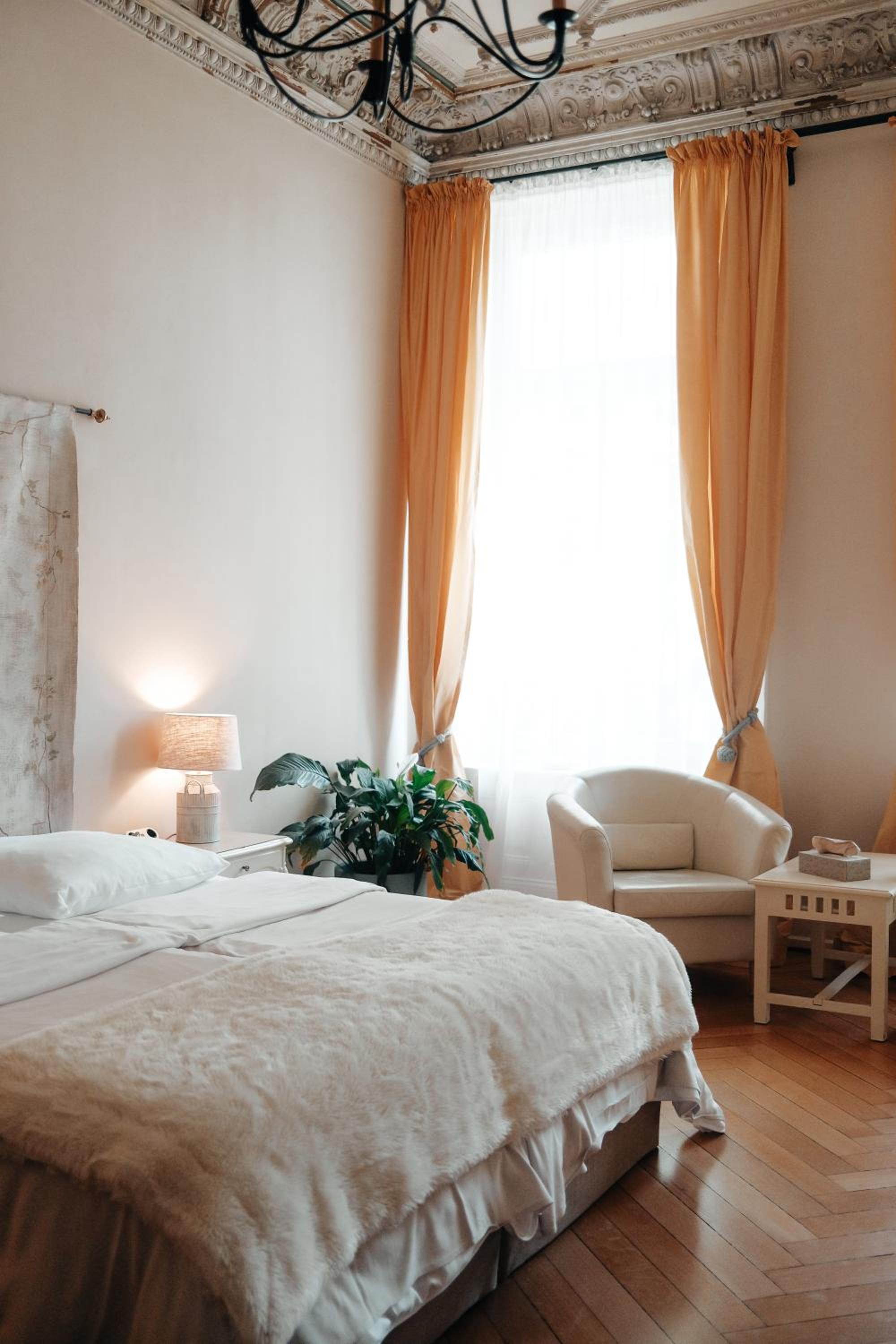 Double Room thumbnail 5