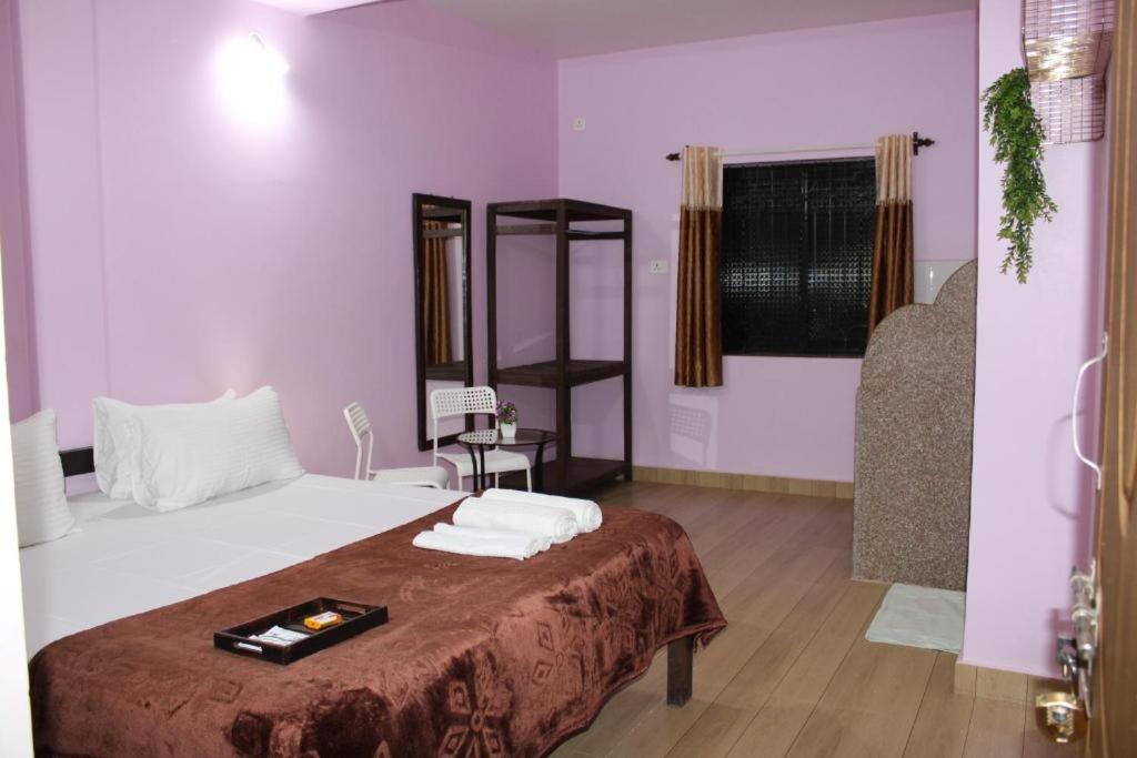 Queen Room photo 1