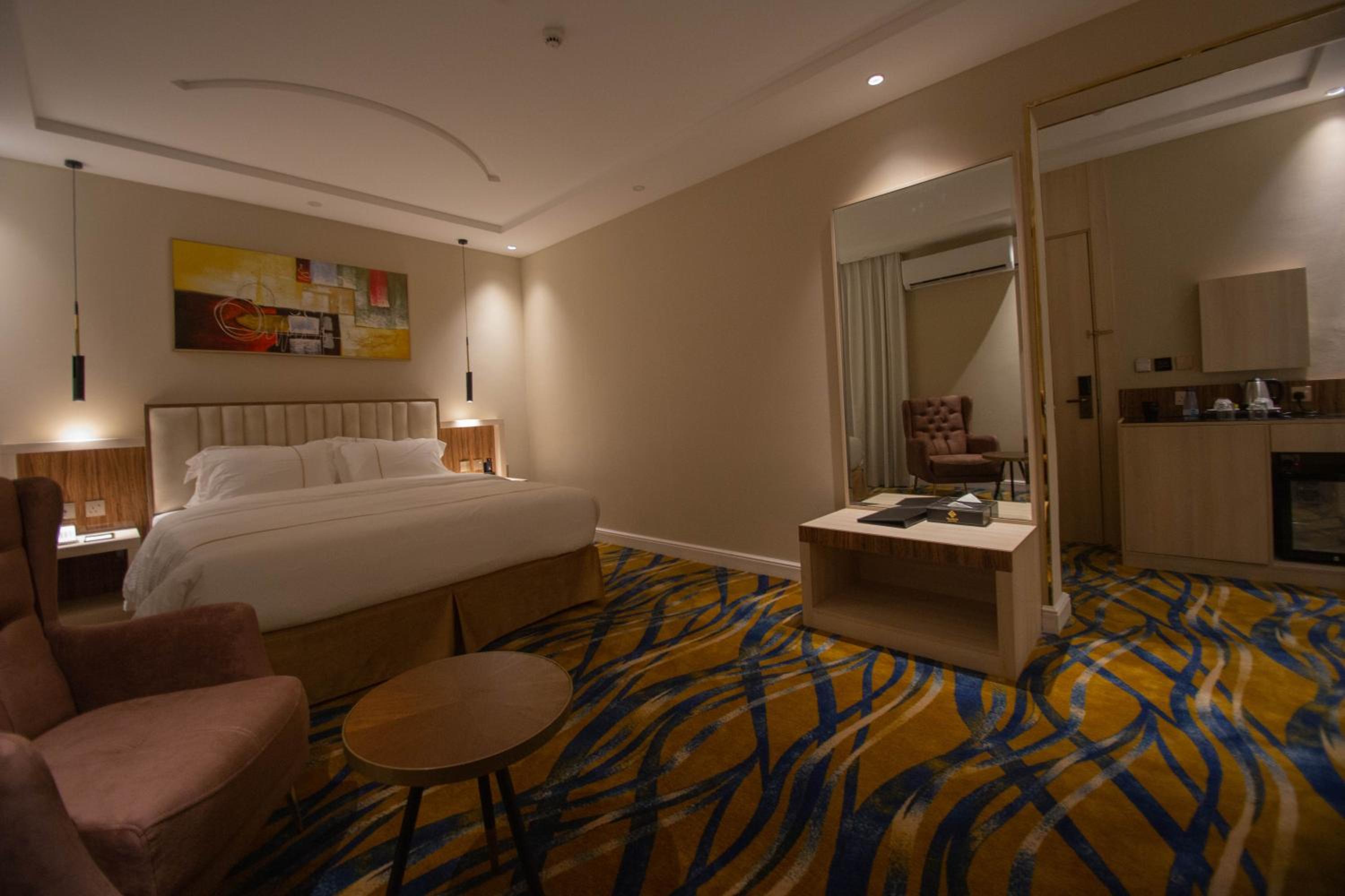 Superior King Room photo 2