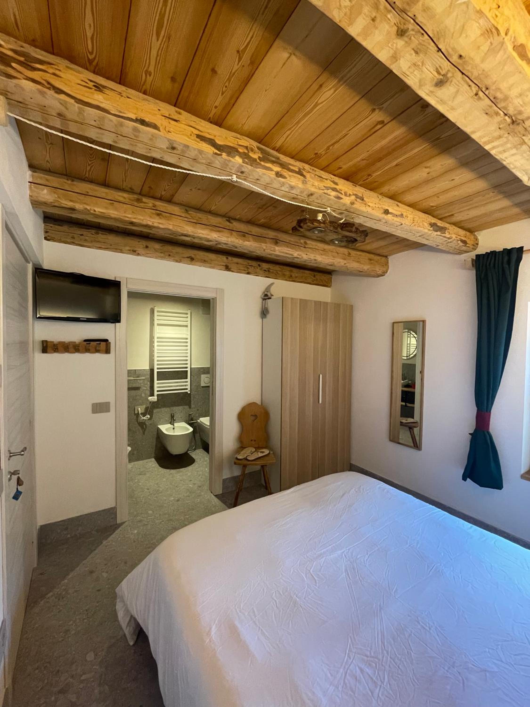 Double Room with Private Bathroom photo 1
