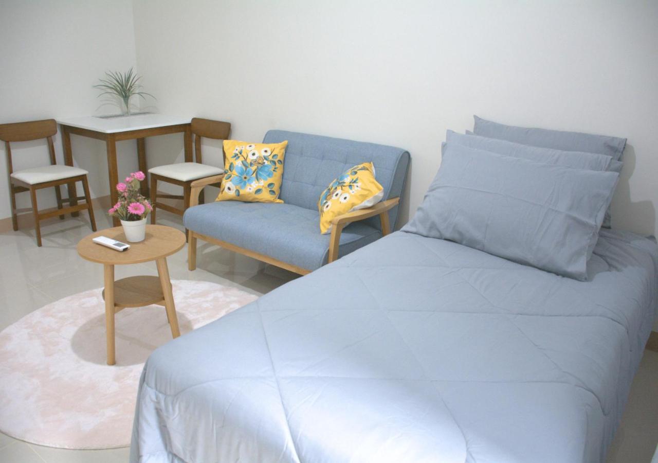 Studio Apartment with Balcony photo 3