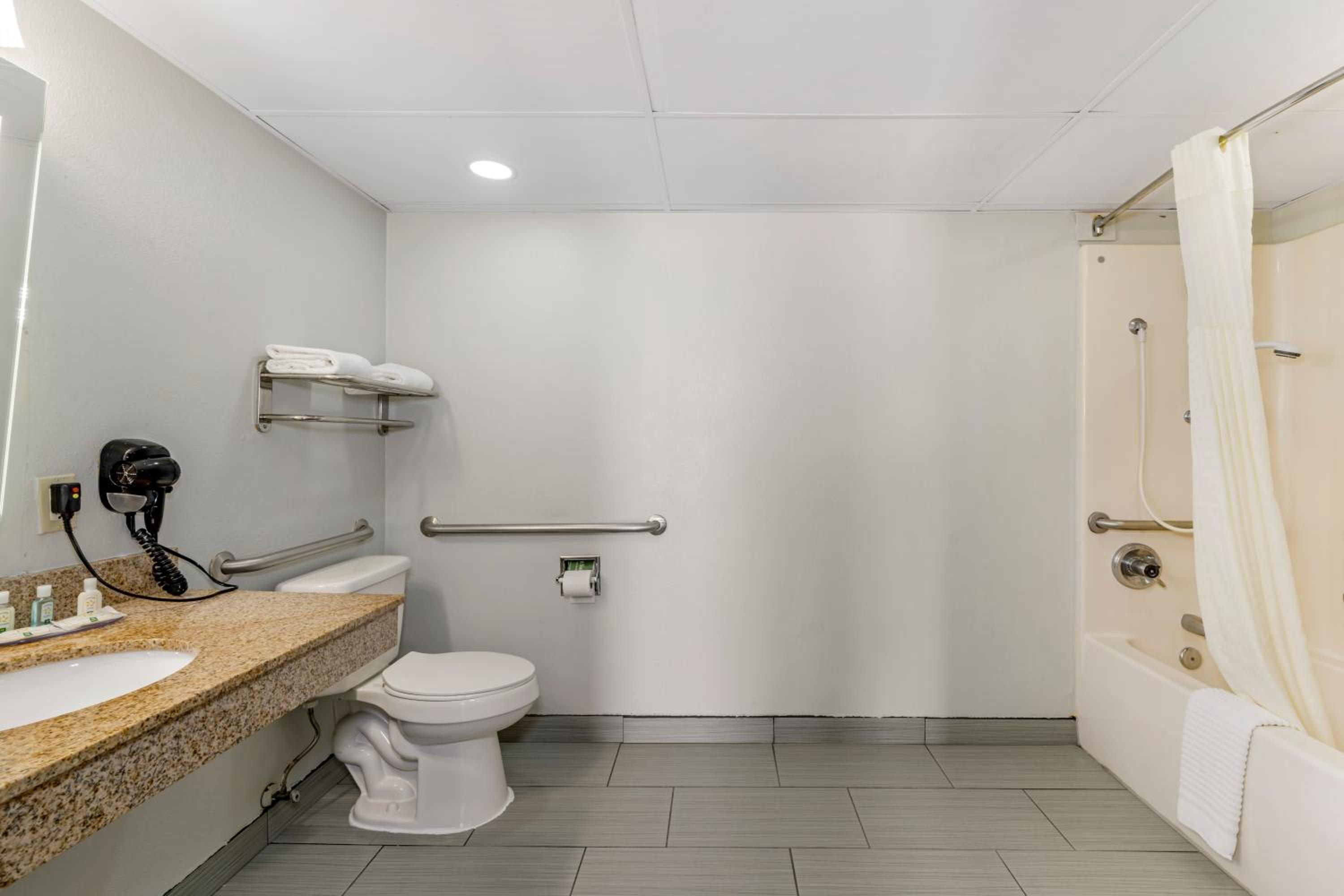 King Room - Accessible/Non-Smoking - Photo 3