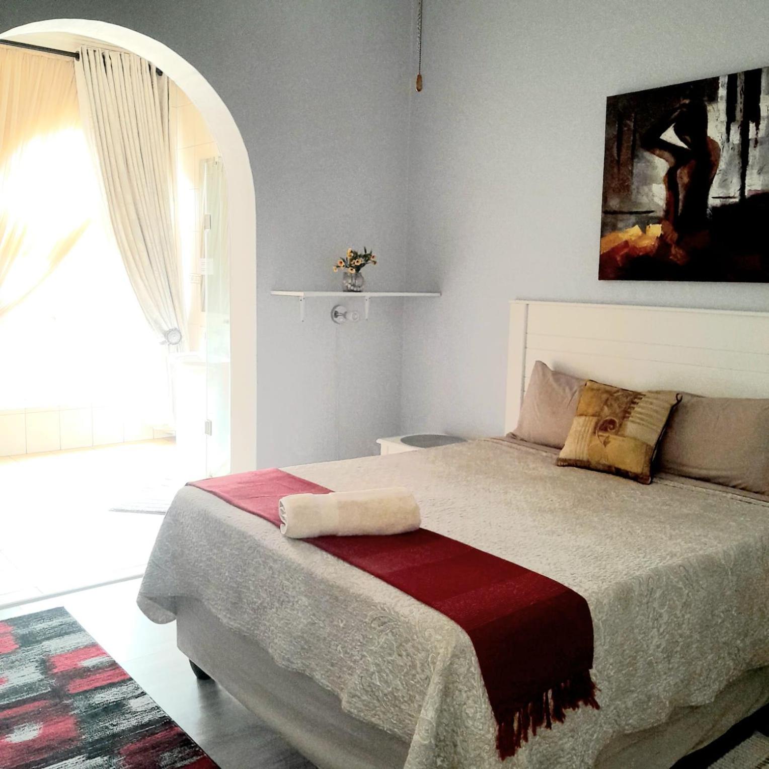 Queen Room - Photo 3
