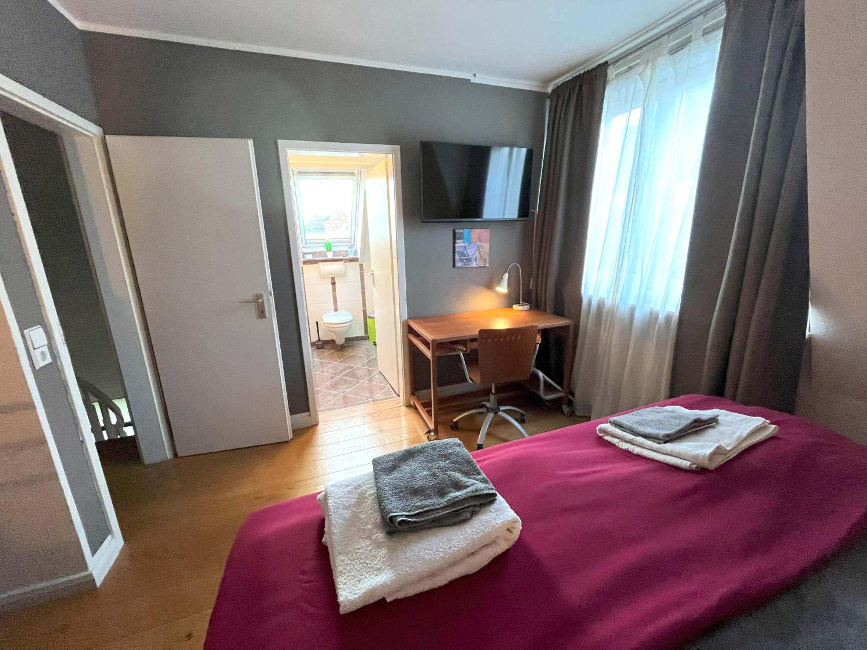 Double Room with Private External Bathroom photo 1