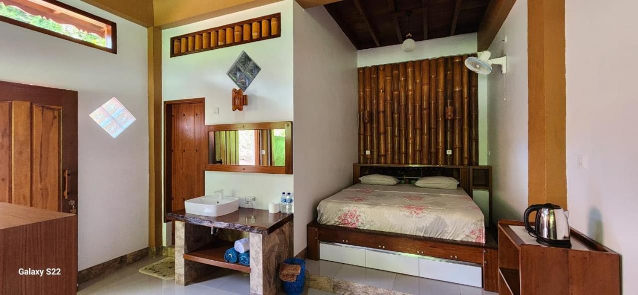 Double Room with Balcony - Photo 6
