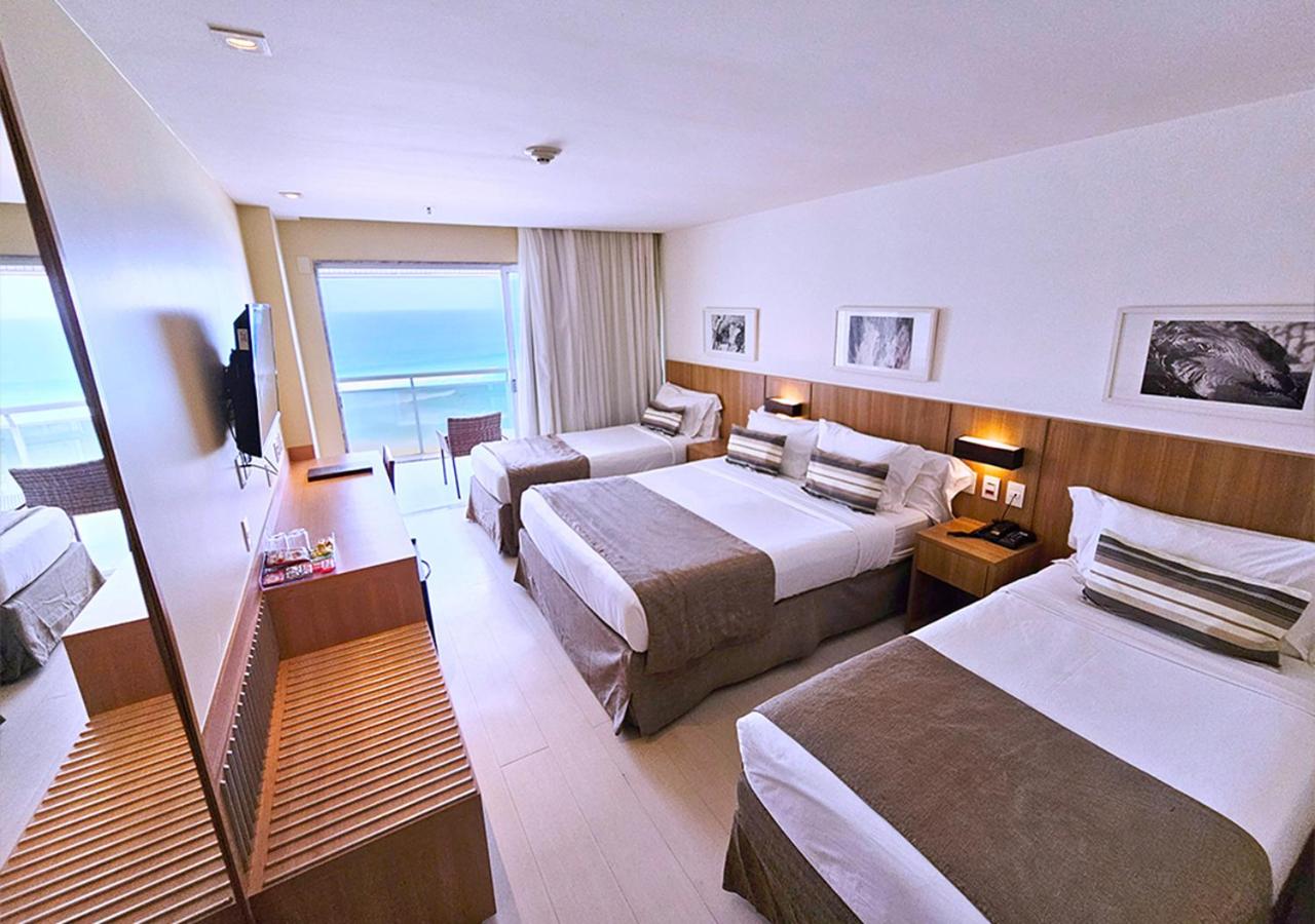 Quarto Quádruplo Frente Mar Super Deluxe com Banheira de Hidromassagem e Varanda