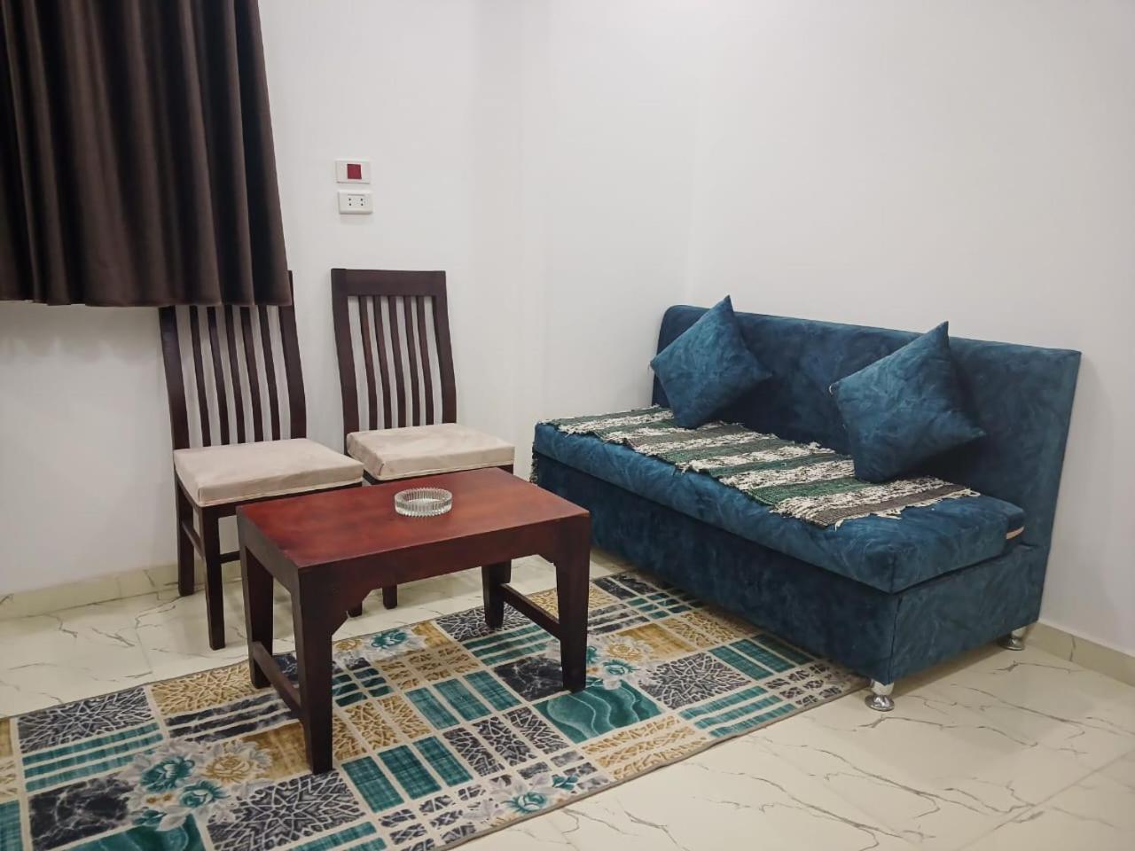 One-Bedroom Apartment photo 2