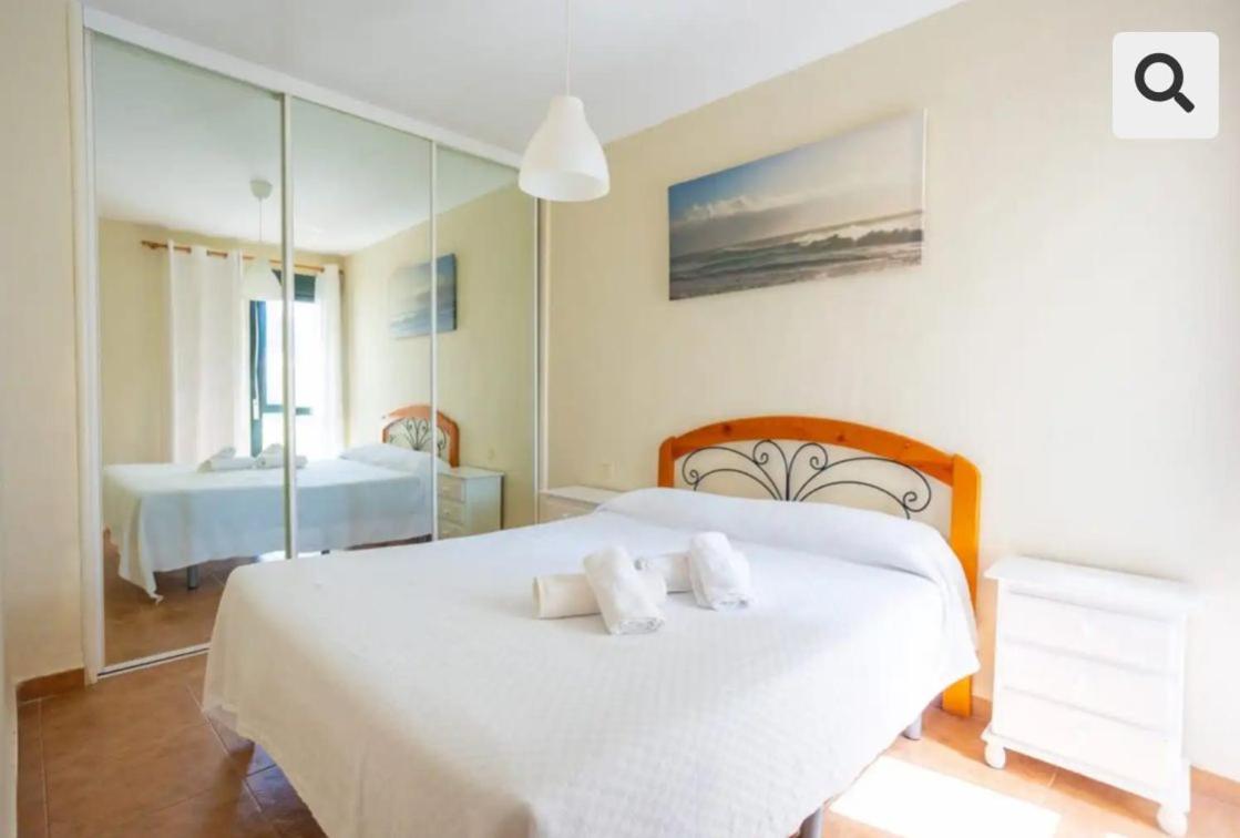 Two-Bedroom Apartment with Terrace and Sea View photo 3