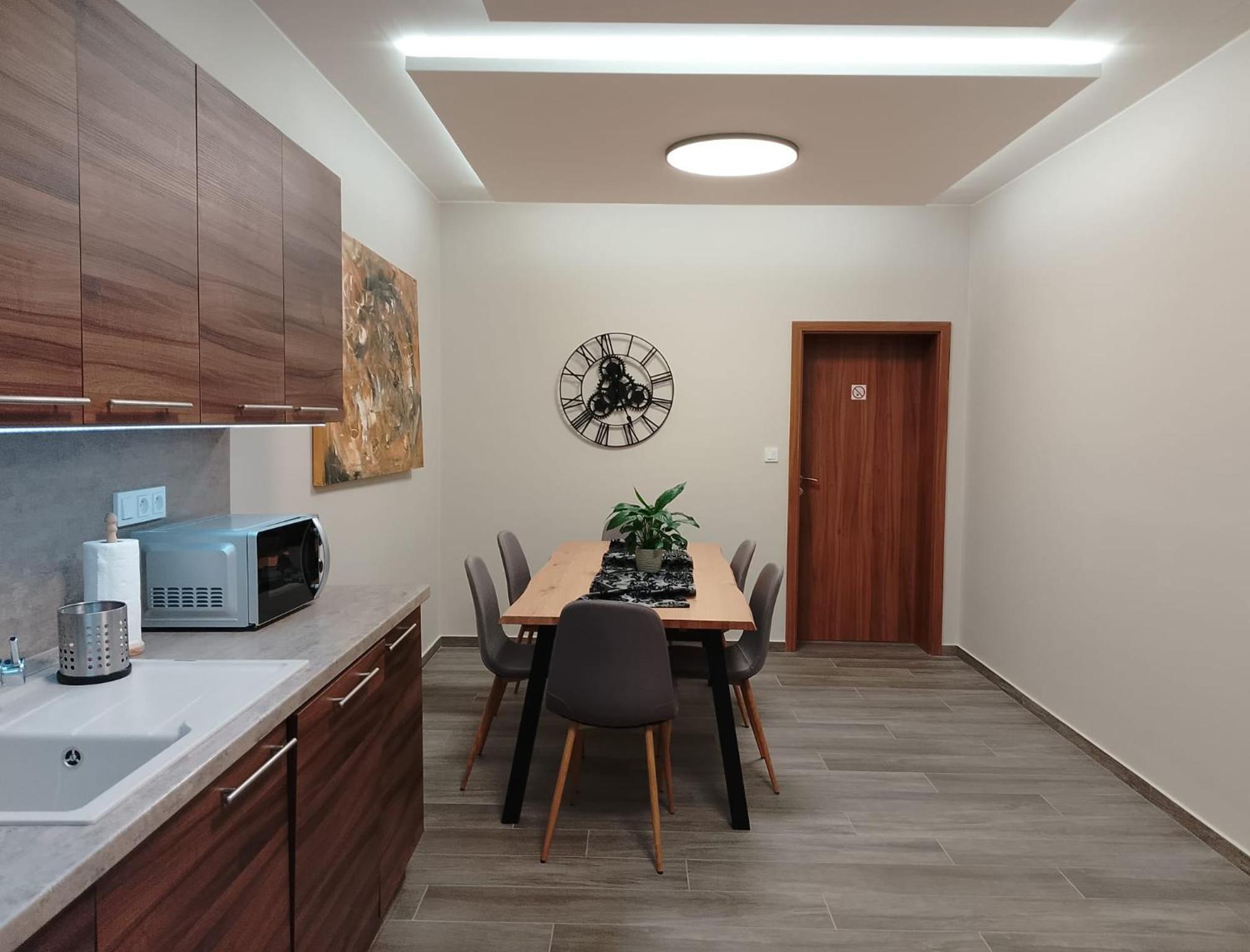 Deluxe Suite - Photo 7