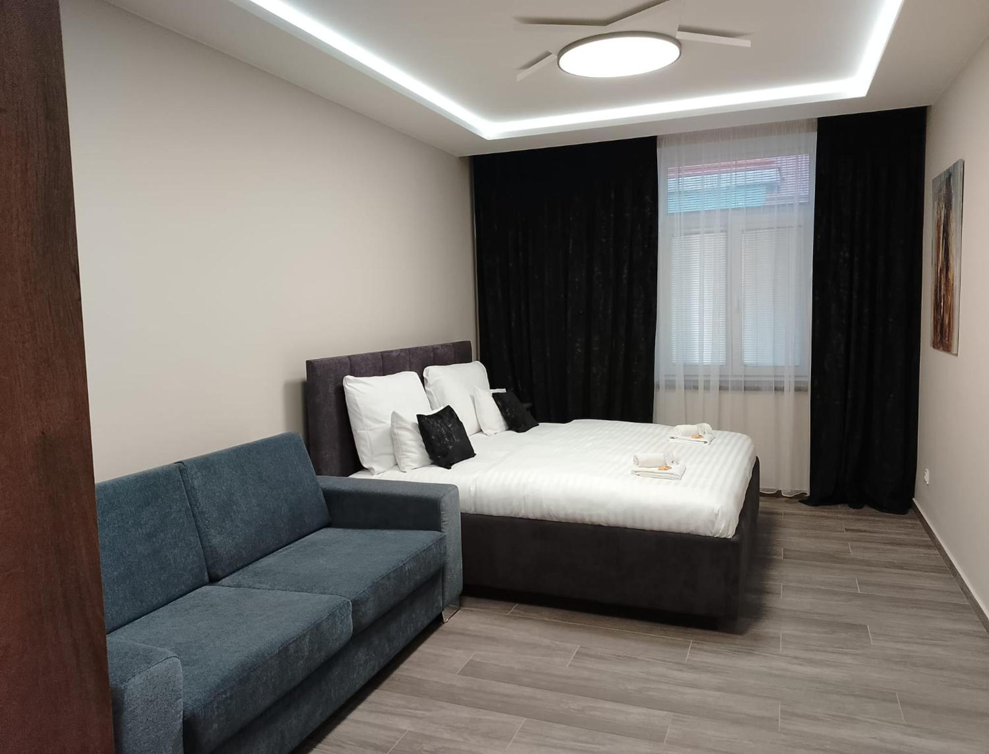 Deluxe Suite - Photo 3