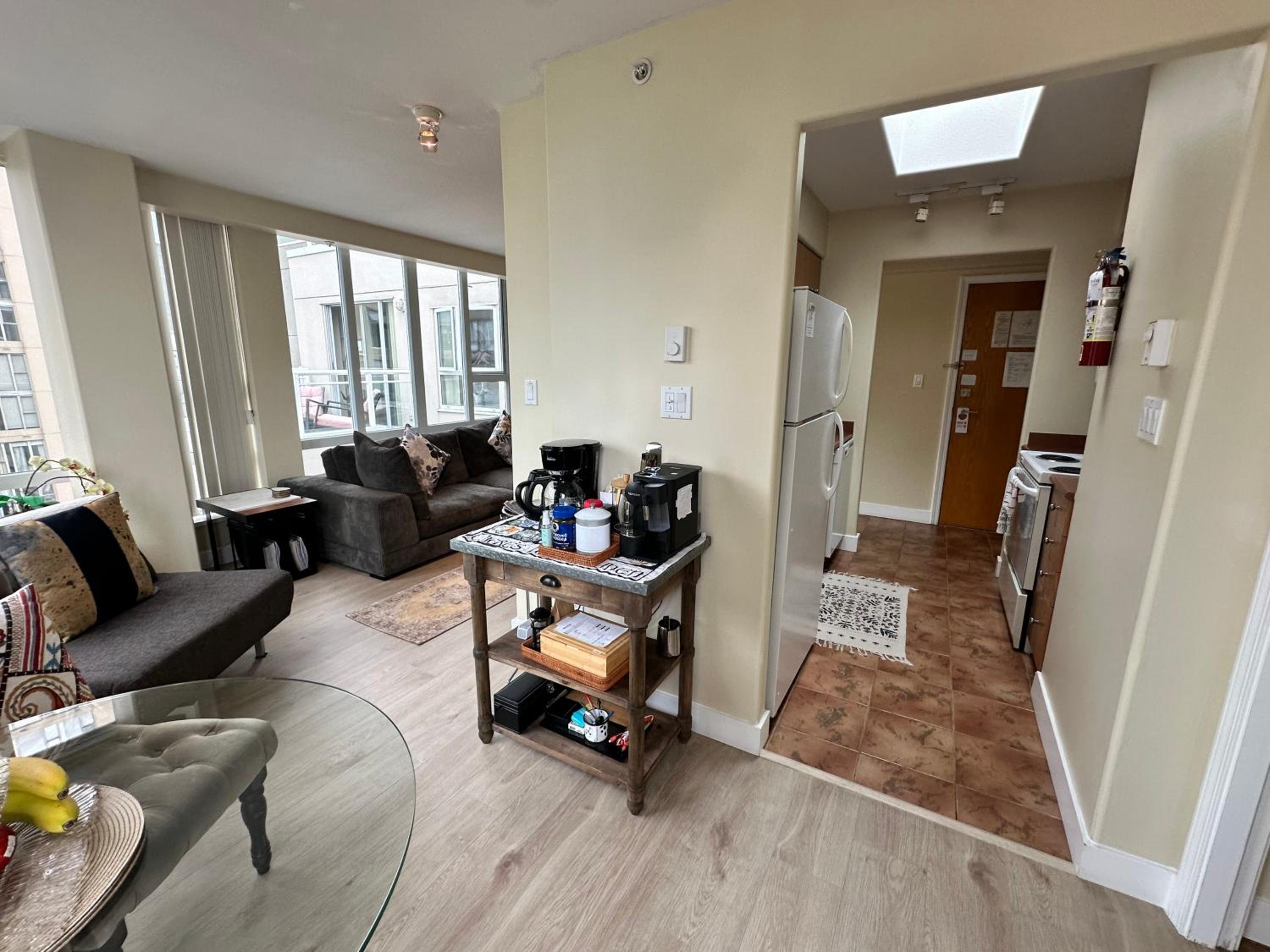 One-Bedroom Apartment photo 2