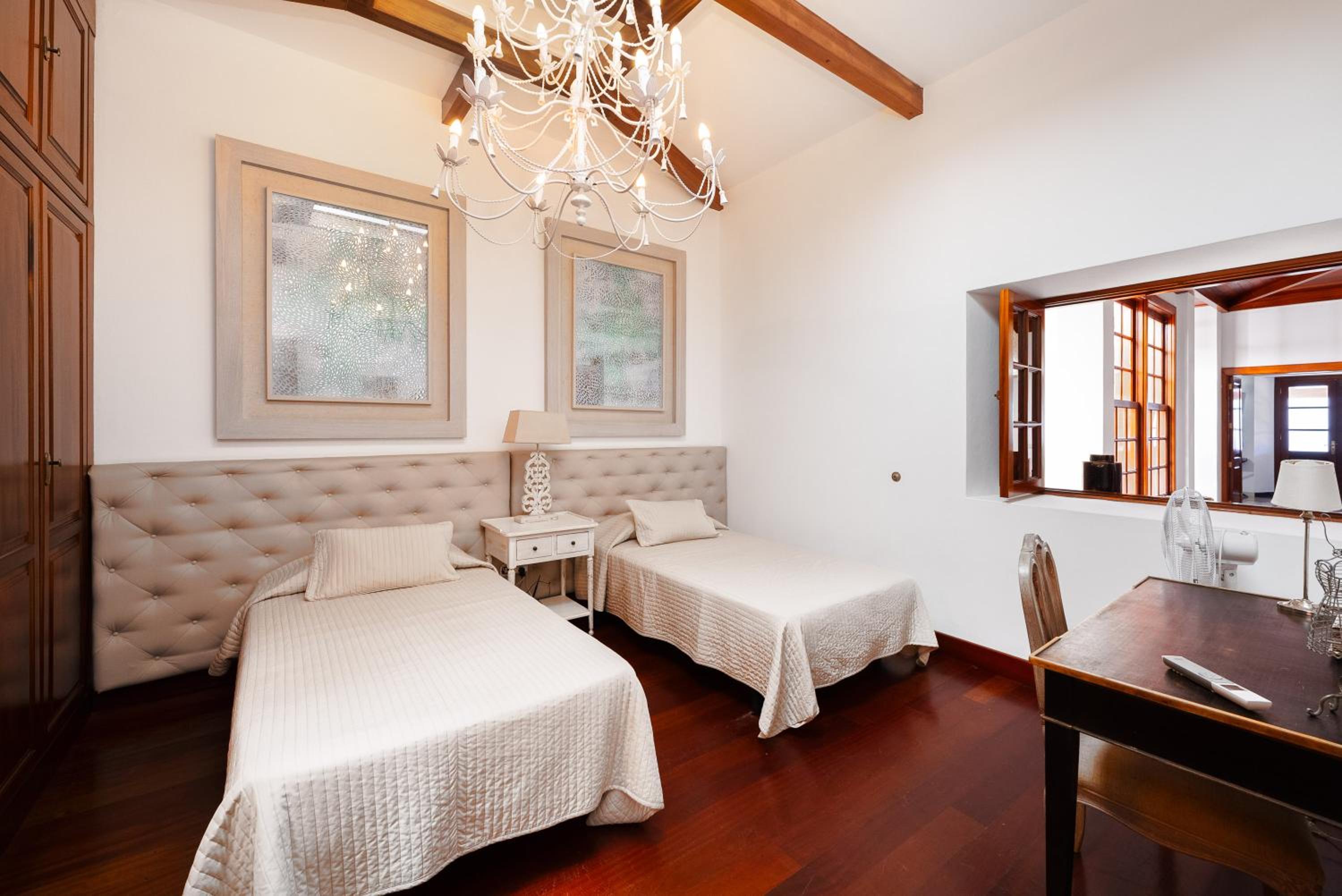 Casa de cinco habitaciones