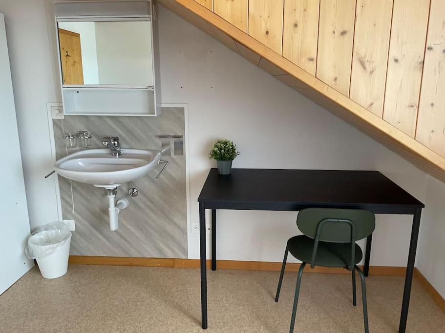 Single Room photo 1