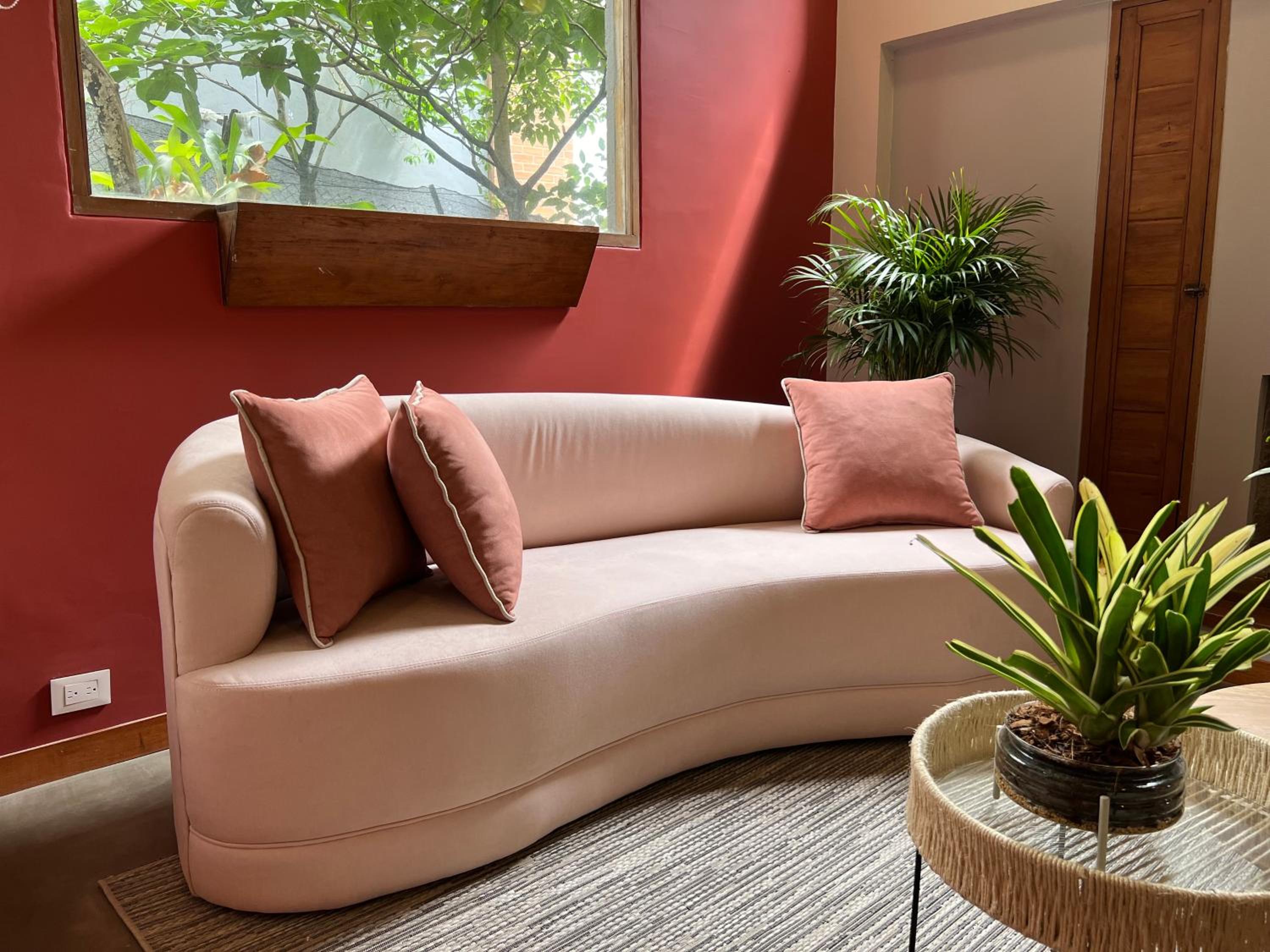 Deluxe Two-Bedroom Apartment with Garden View photo 2