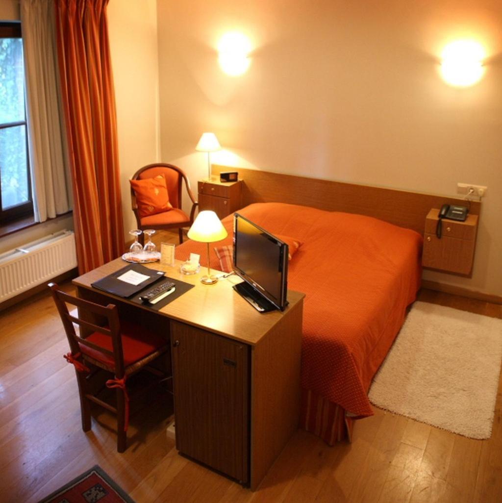 Standard Double Room photo 3