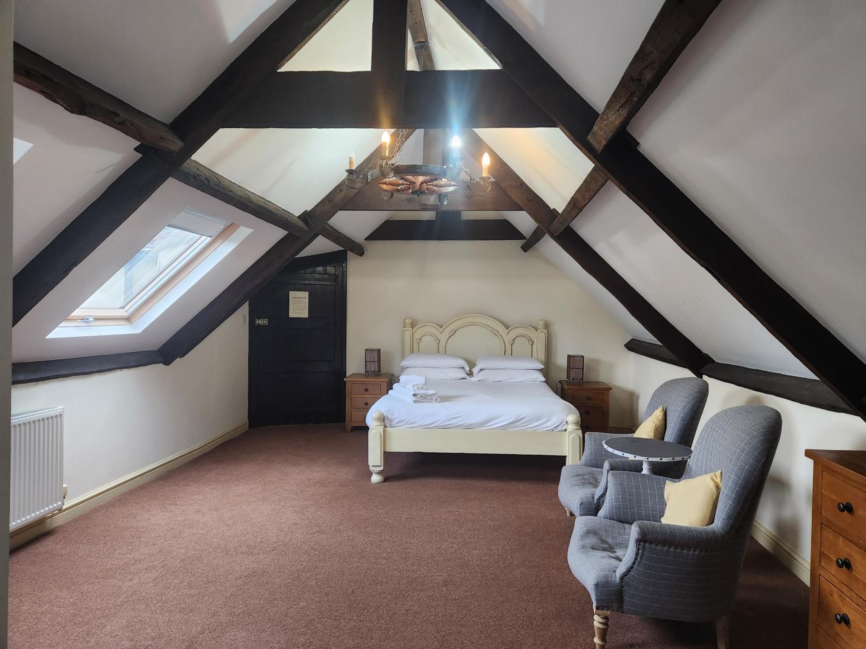 Comfort Triple Room with Shower - Photo 1