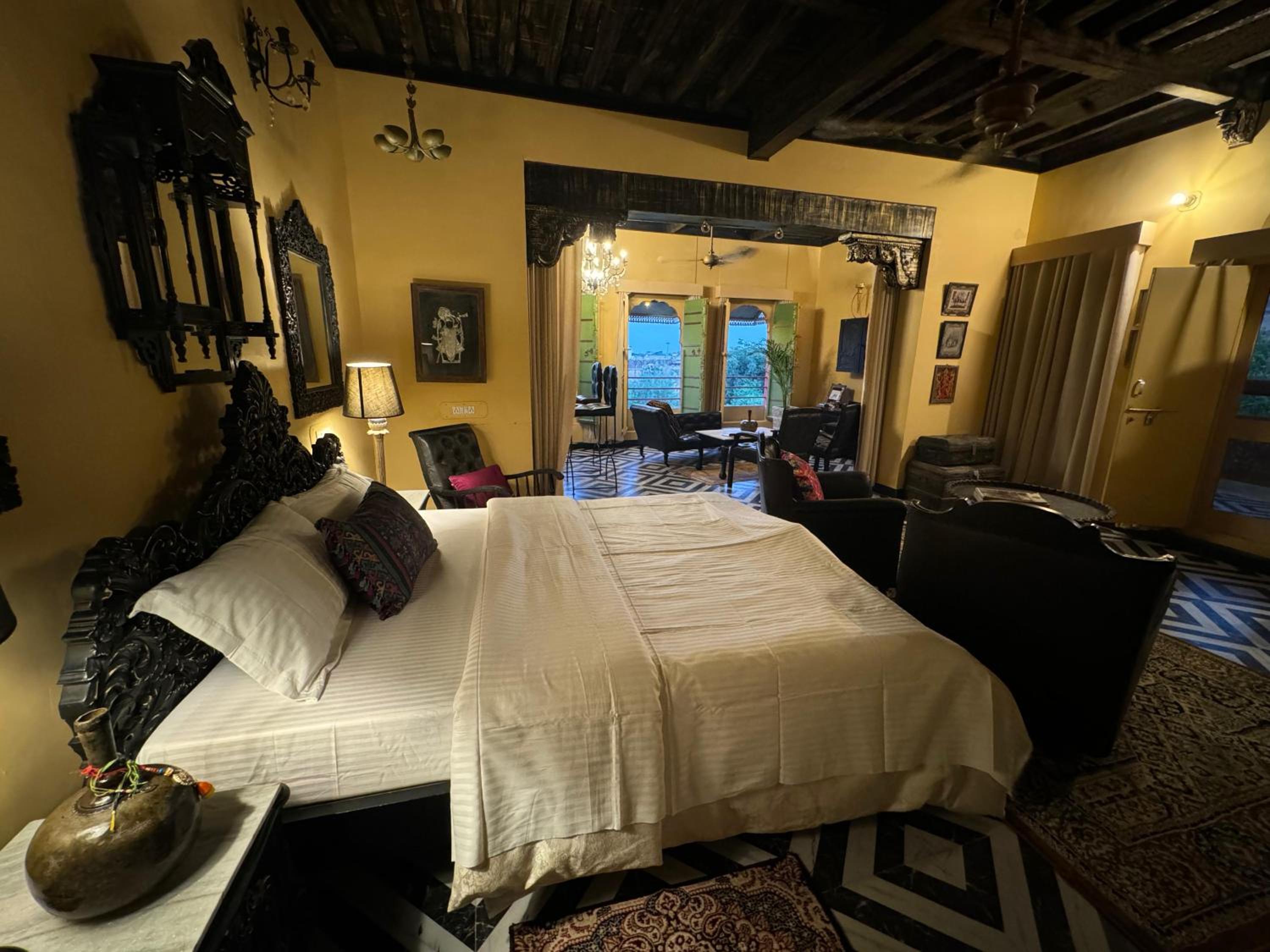 Deluxe Double Room with Balcony photo 2