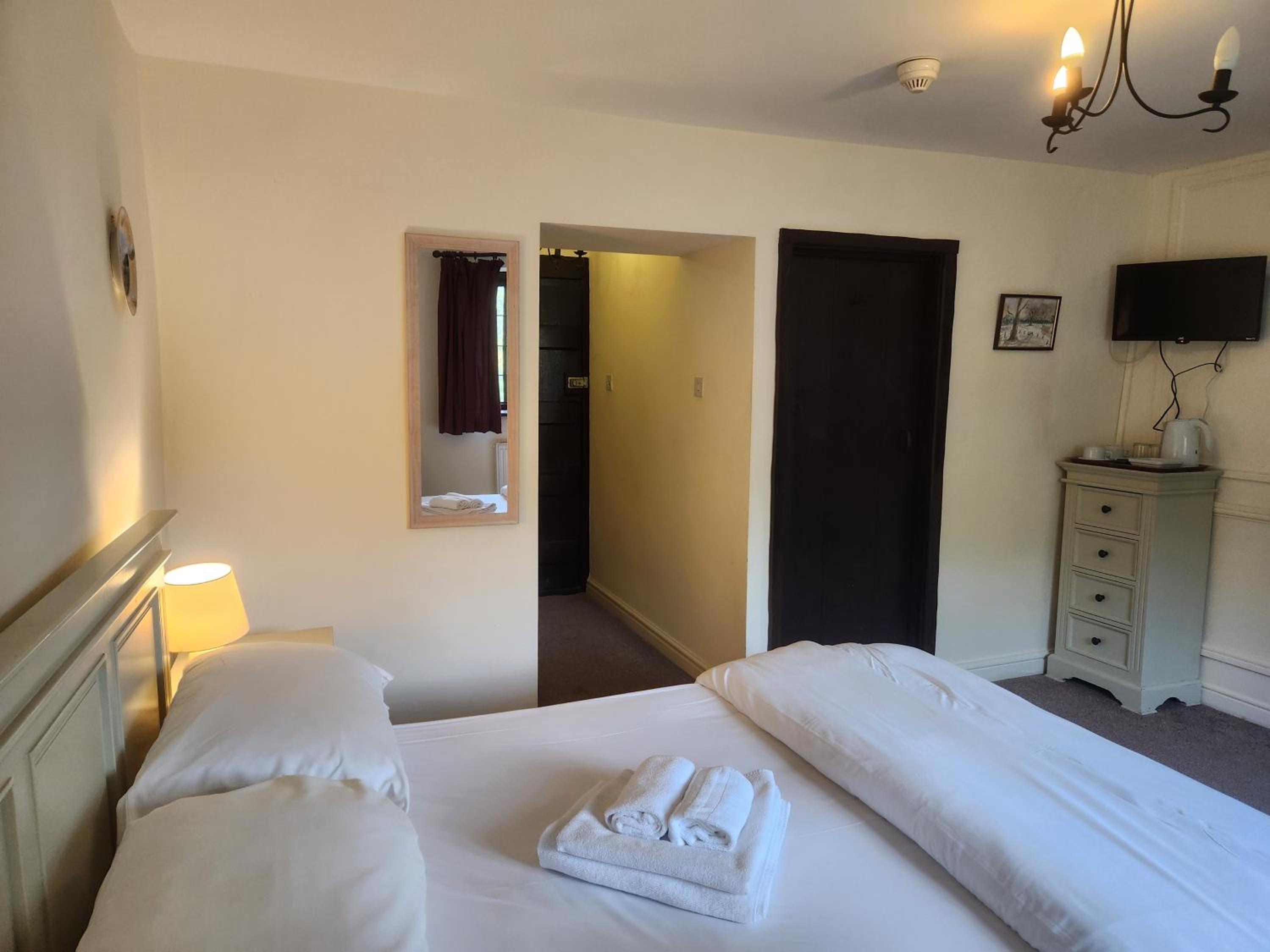 Double Room - Photo 17