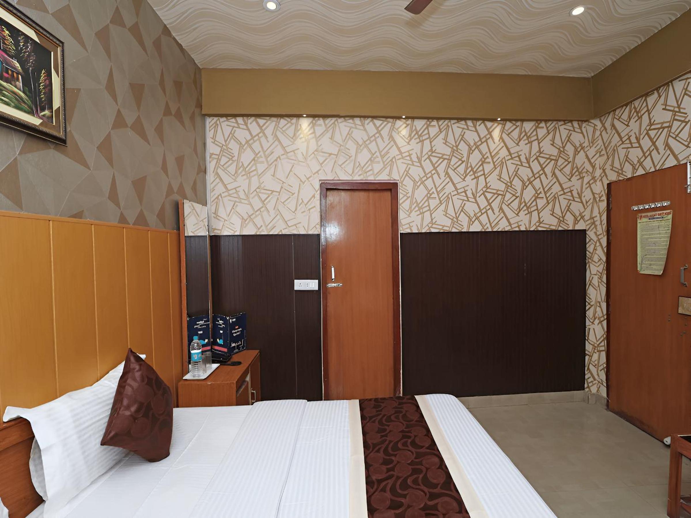 Deluxe King Room photo 3