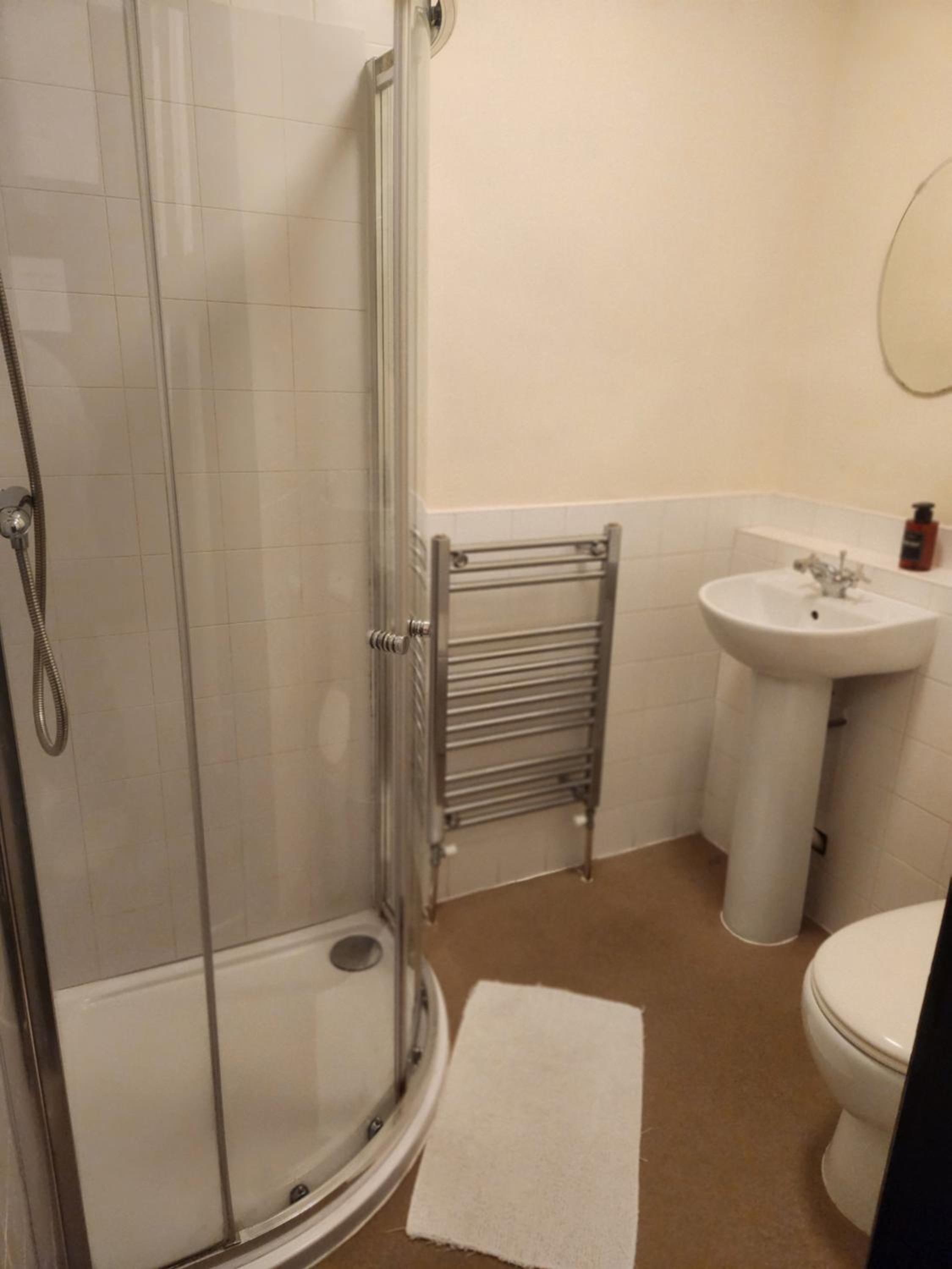 Double Room - Photo 7