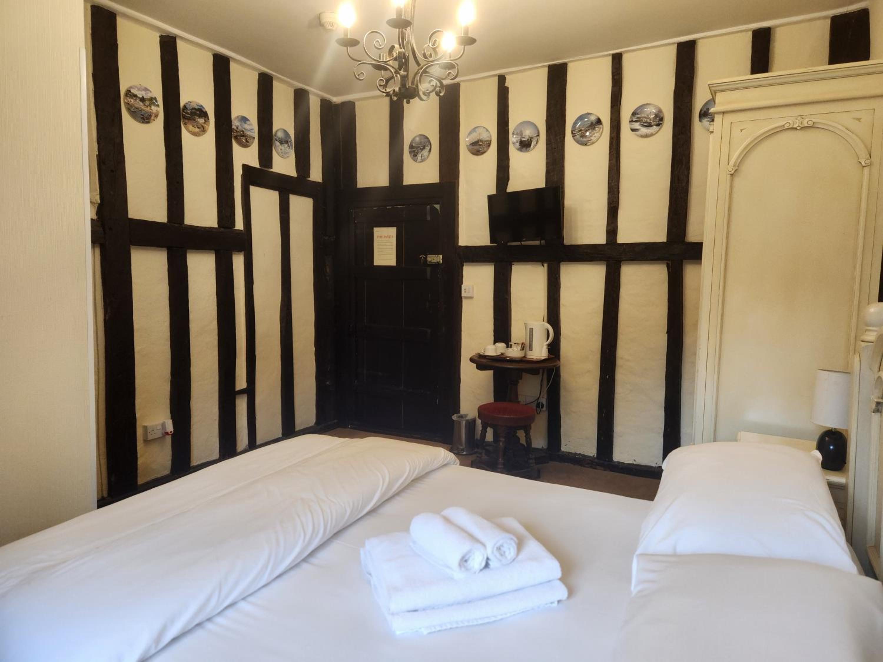Double Room - Photo 9
