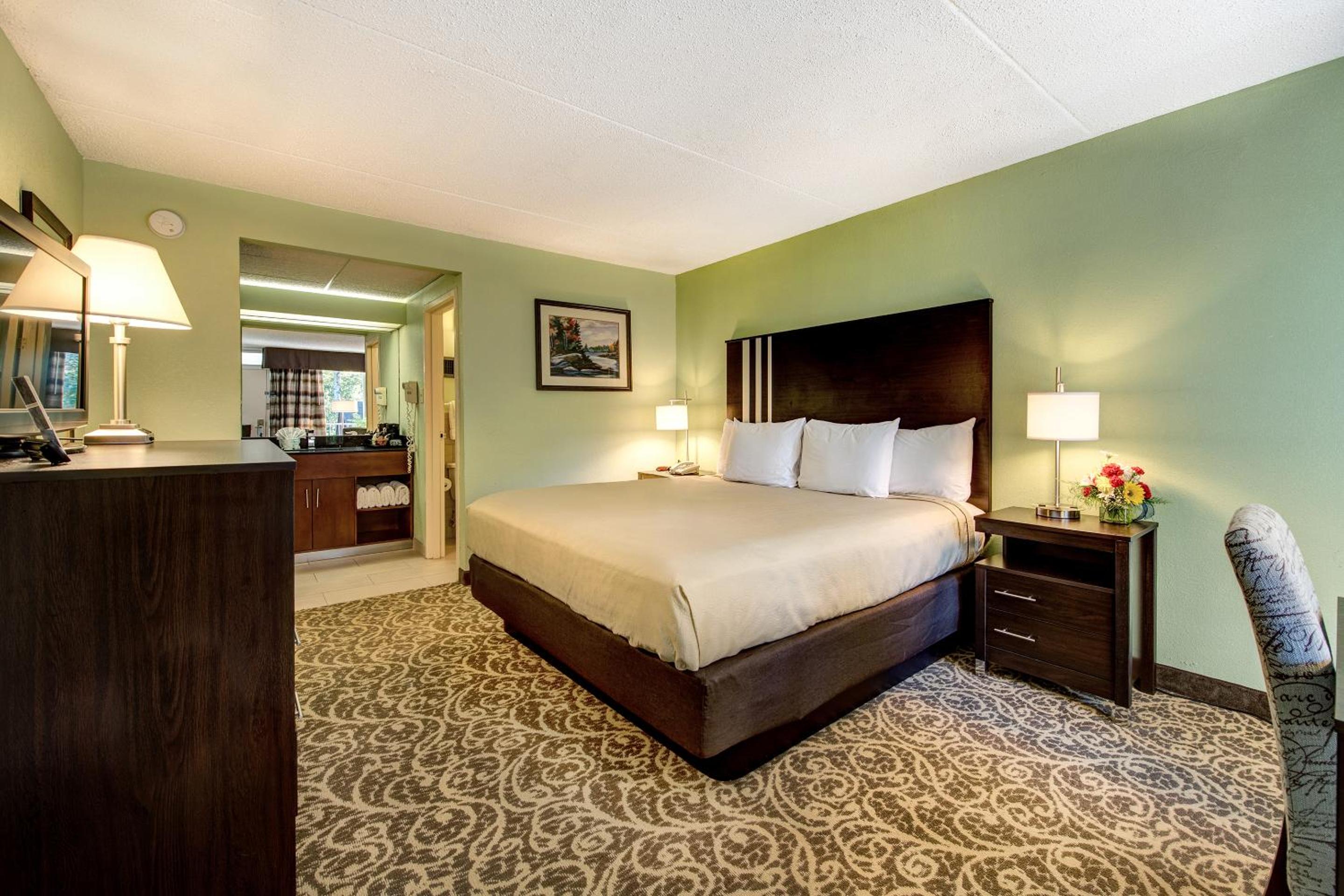 Standard King Room - Photo 1