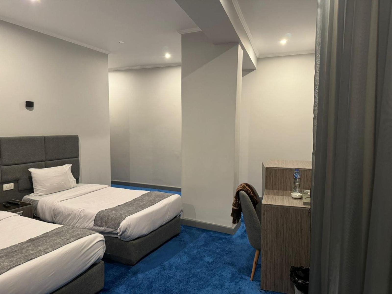 Double or Twin Room with Partial Sea View photo 2
