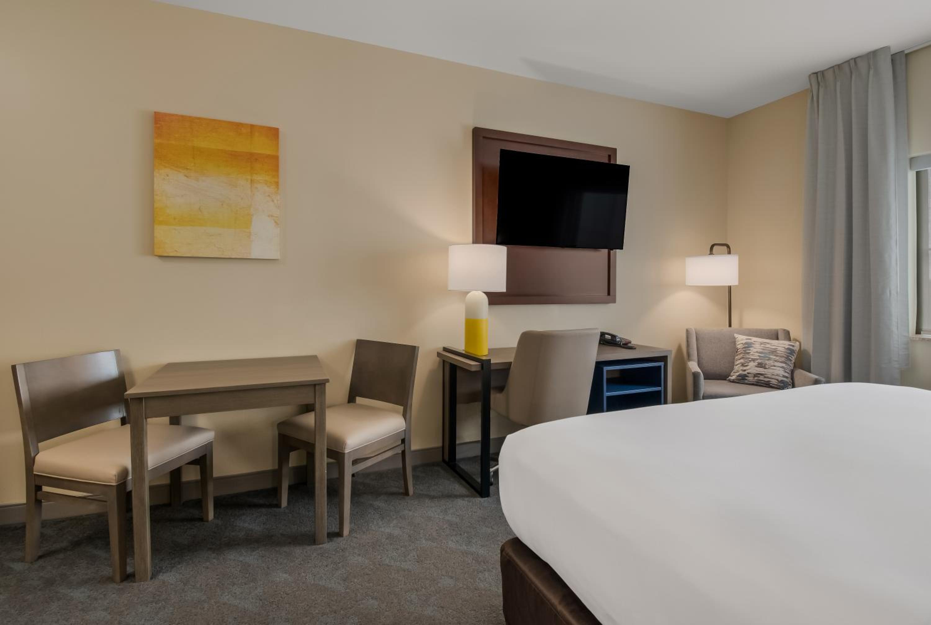 King Room - Non-Smoking photo 2