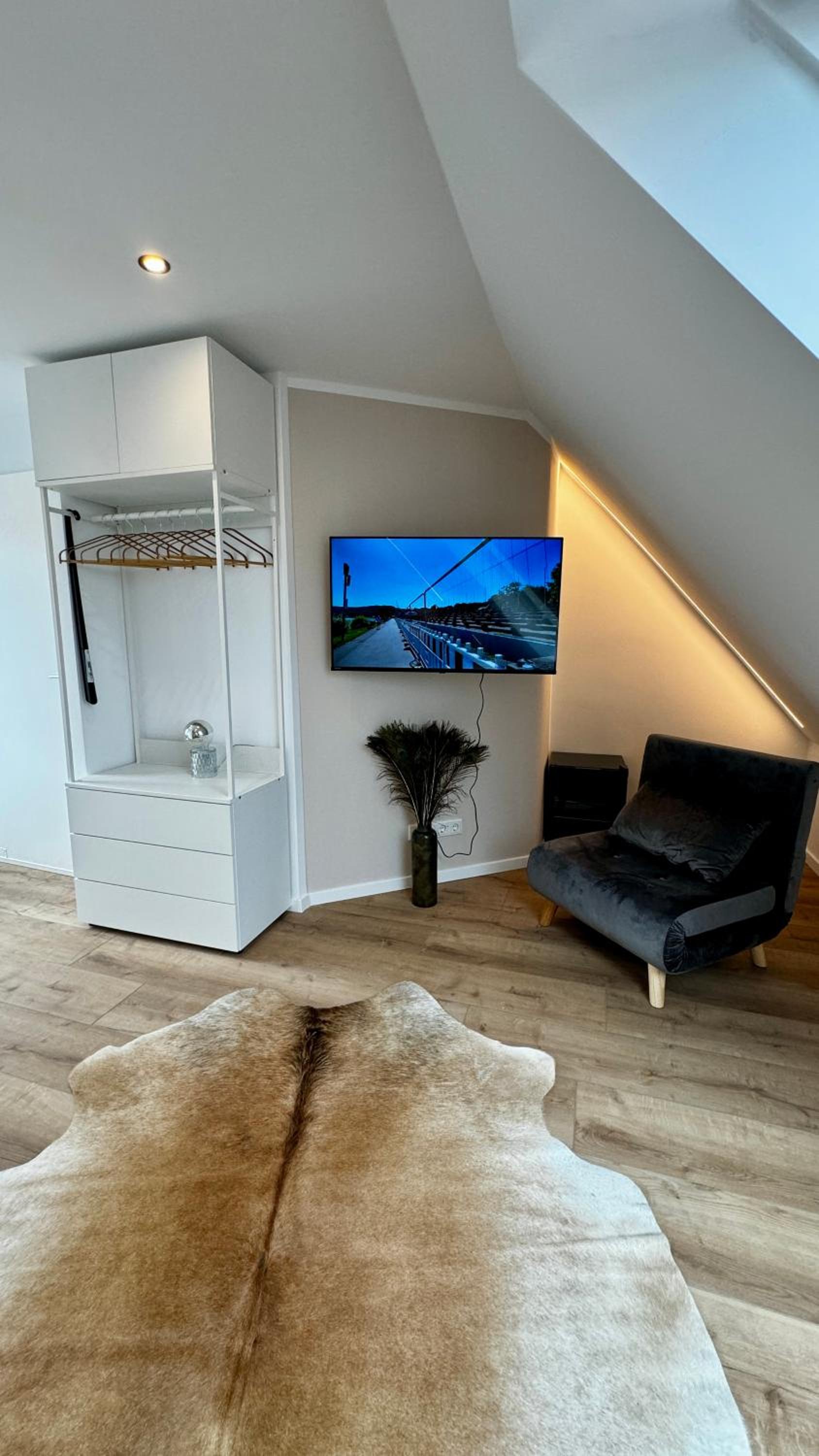 One-Bedroom Apartment photo 1