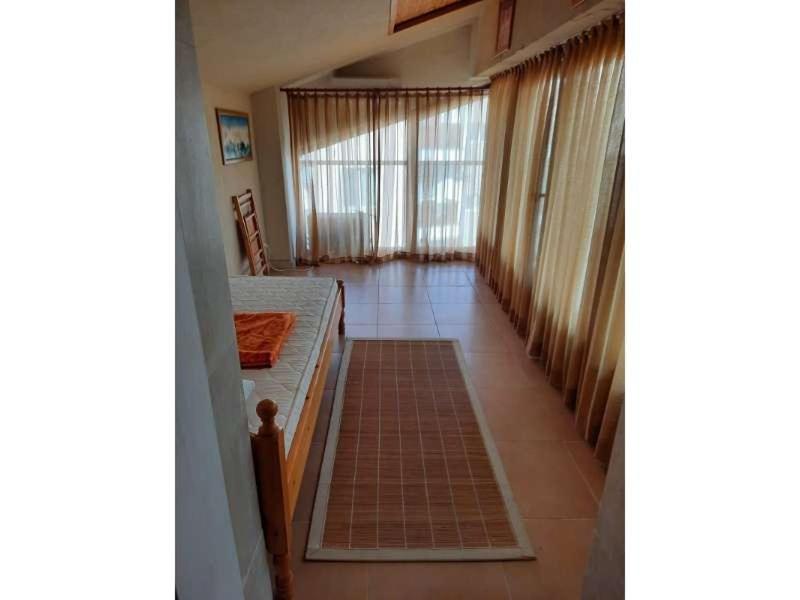 Villa photo 1