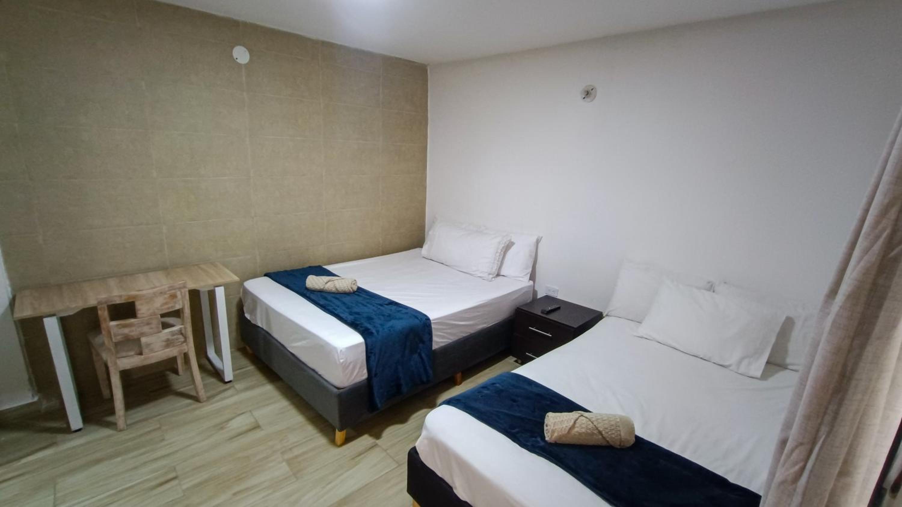 Economy Twin Room photo 2