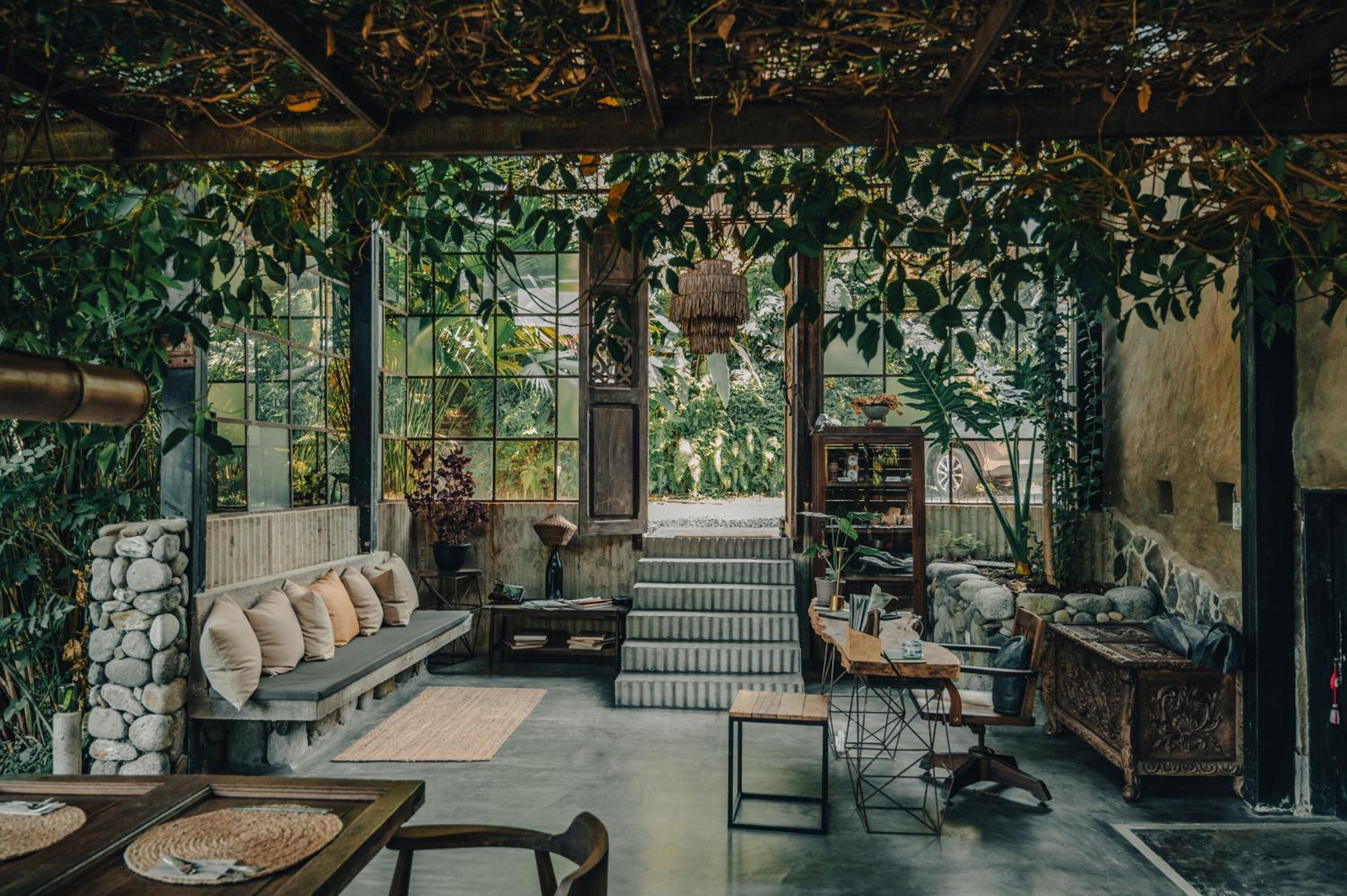 Superior Bungalow photo 1