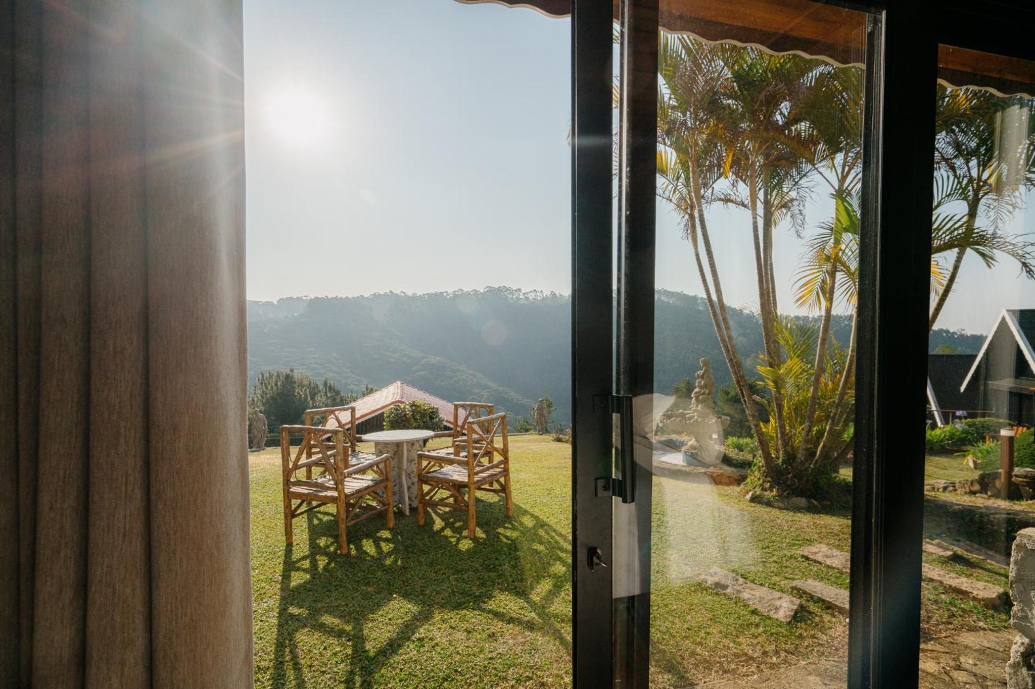 Casa com 3 Quartos e Terraço com Vista photo 2