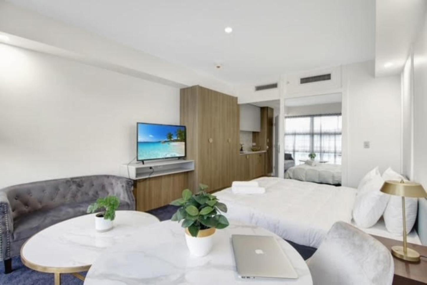 Deluxe Room with City View
