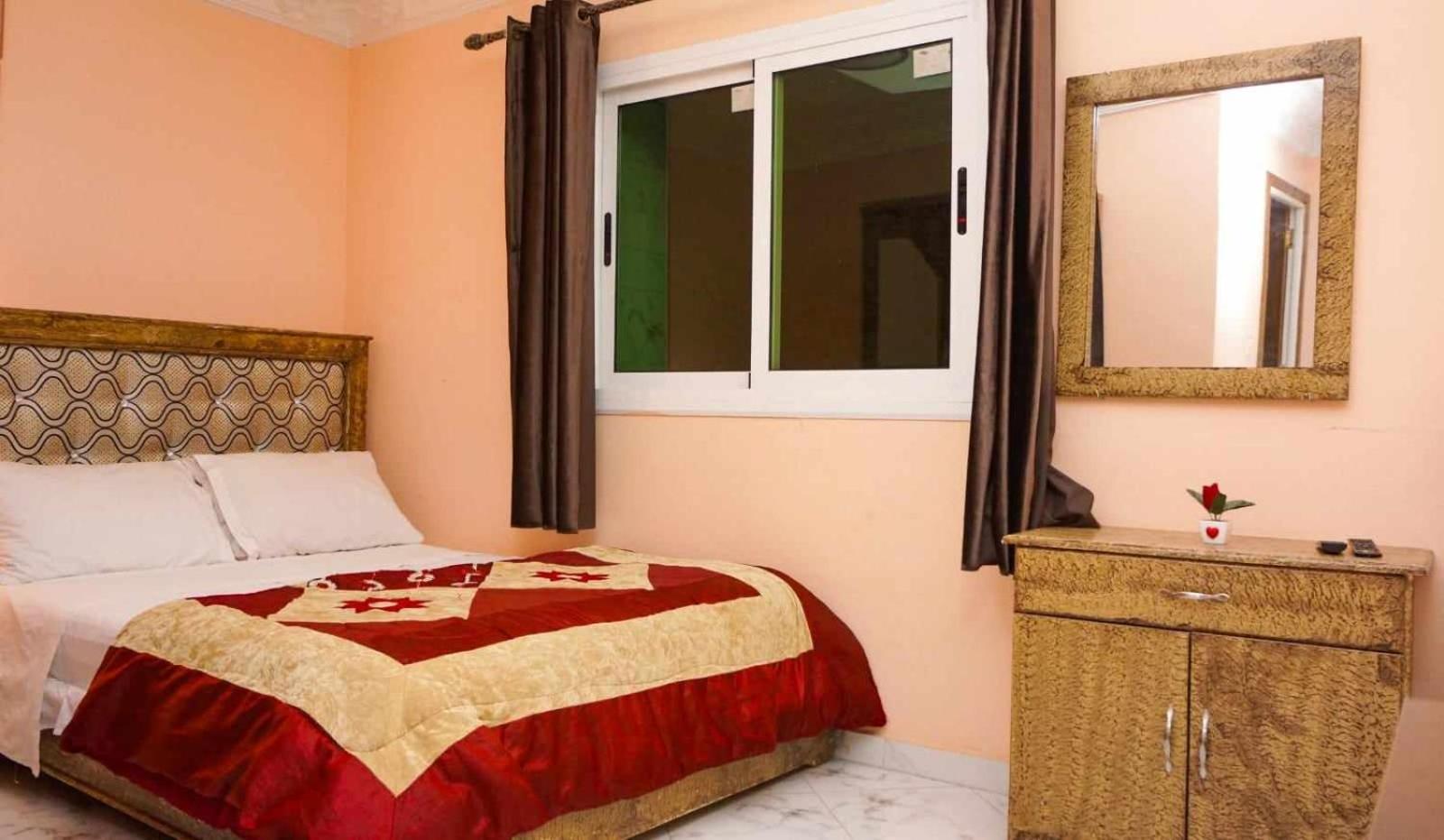 Deluxe Room (2 Adults + 1 Child)