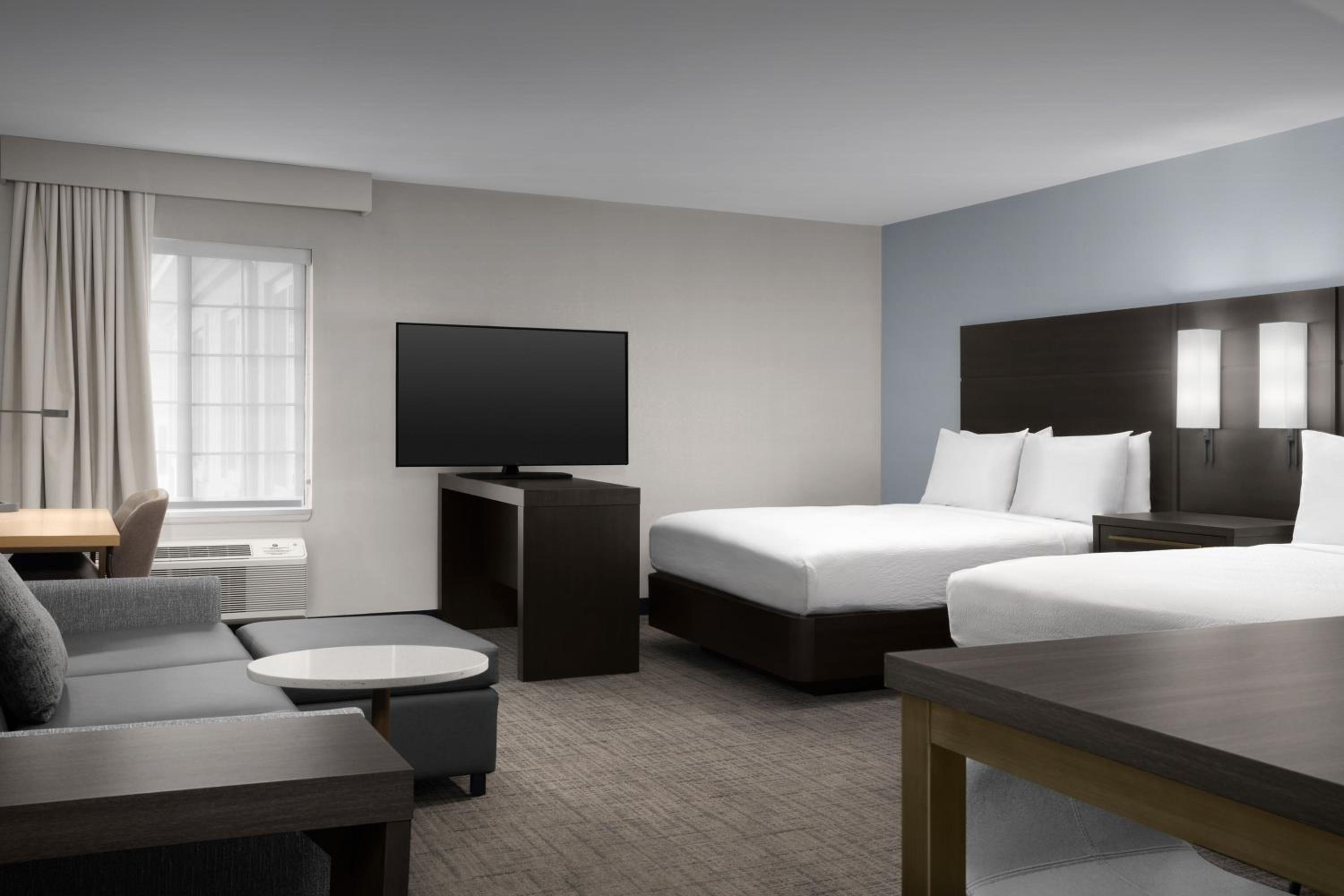 Queen Studio with Two Queen Beds and Sofa Bed - Photo 3