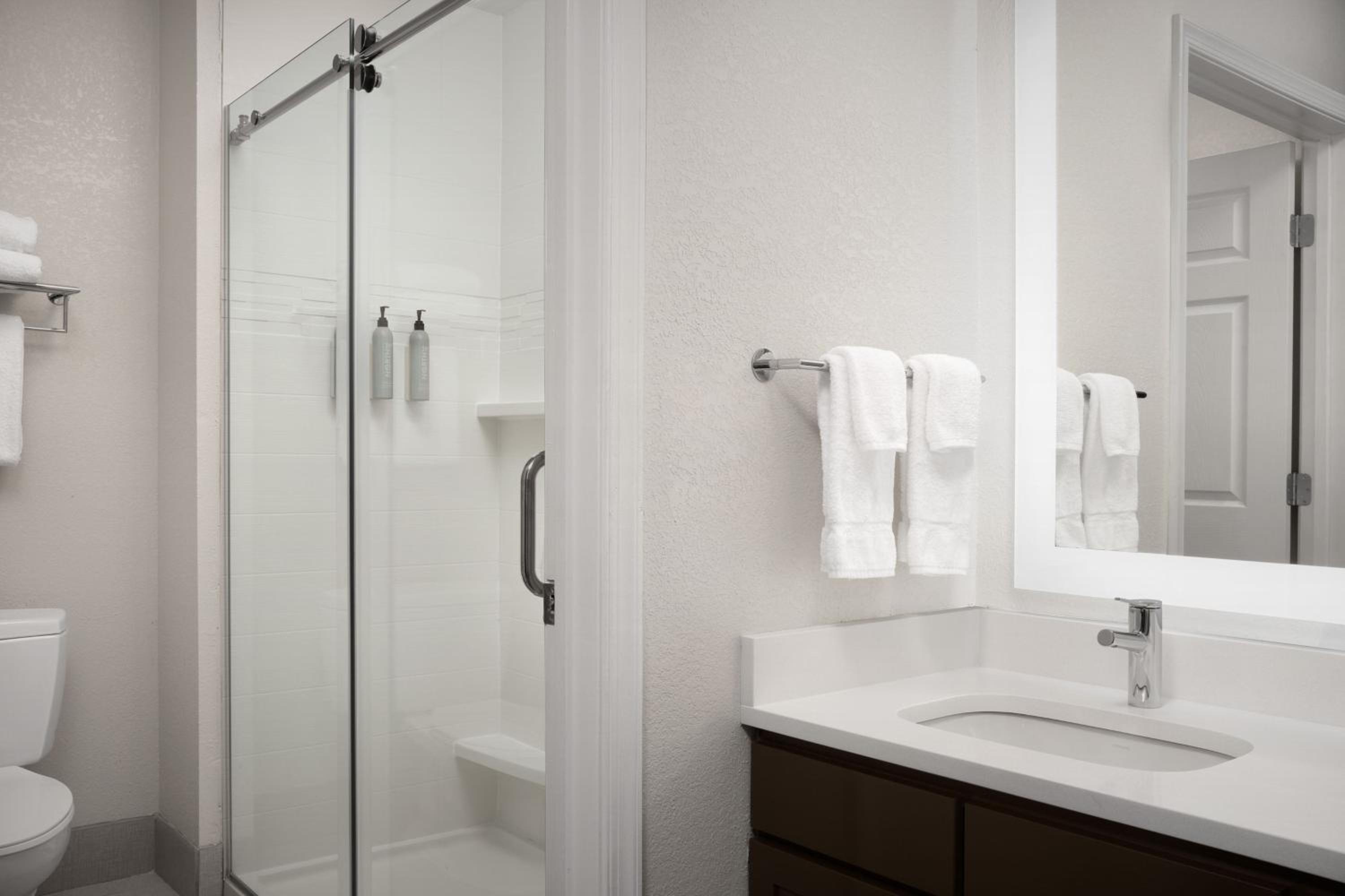 Two-Bedroom Suite - Photo 7