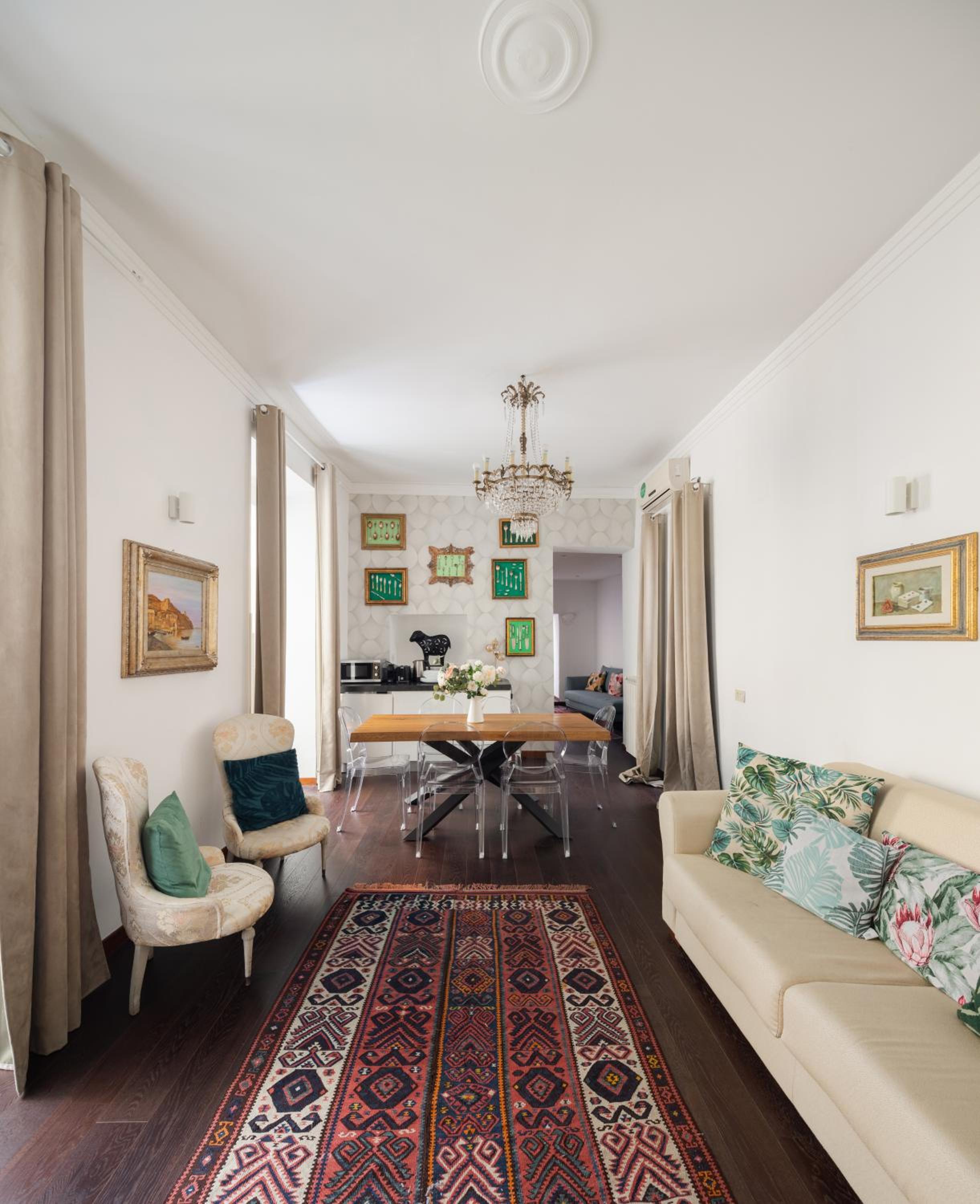 Three-Bedroom Deluxe Apartment