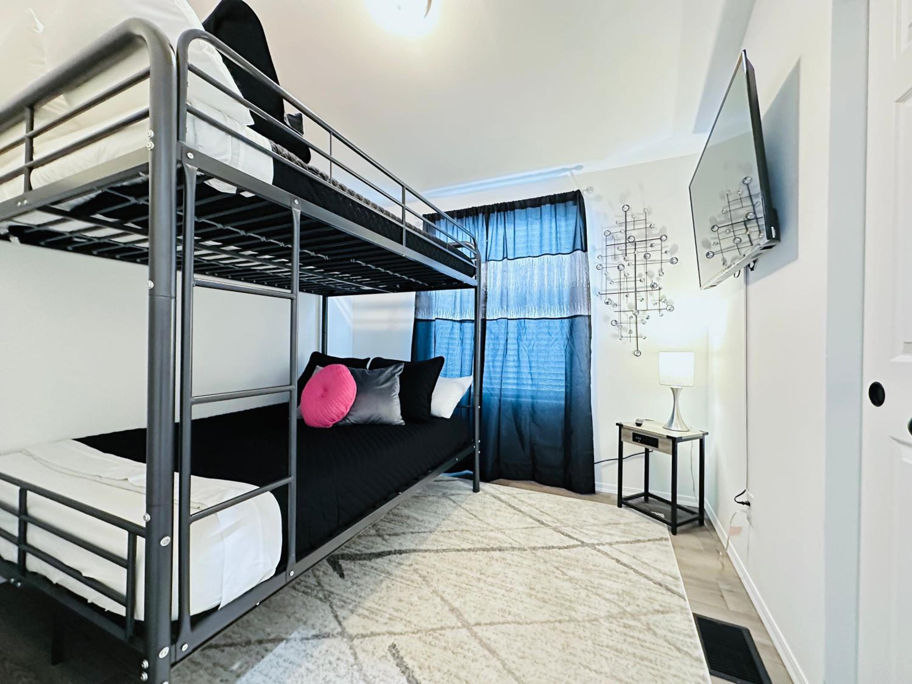 Three-Bedroom House photo 1