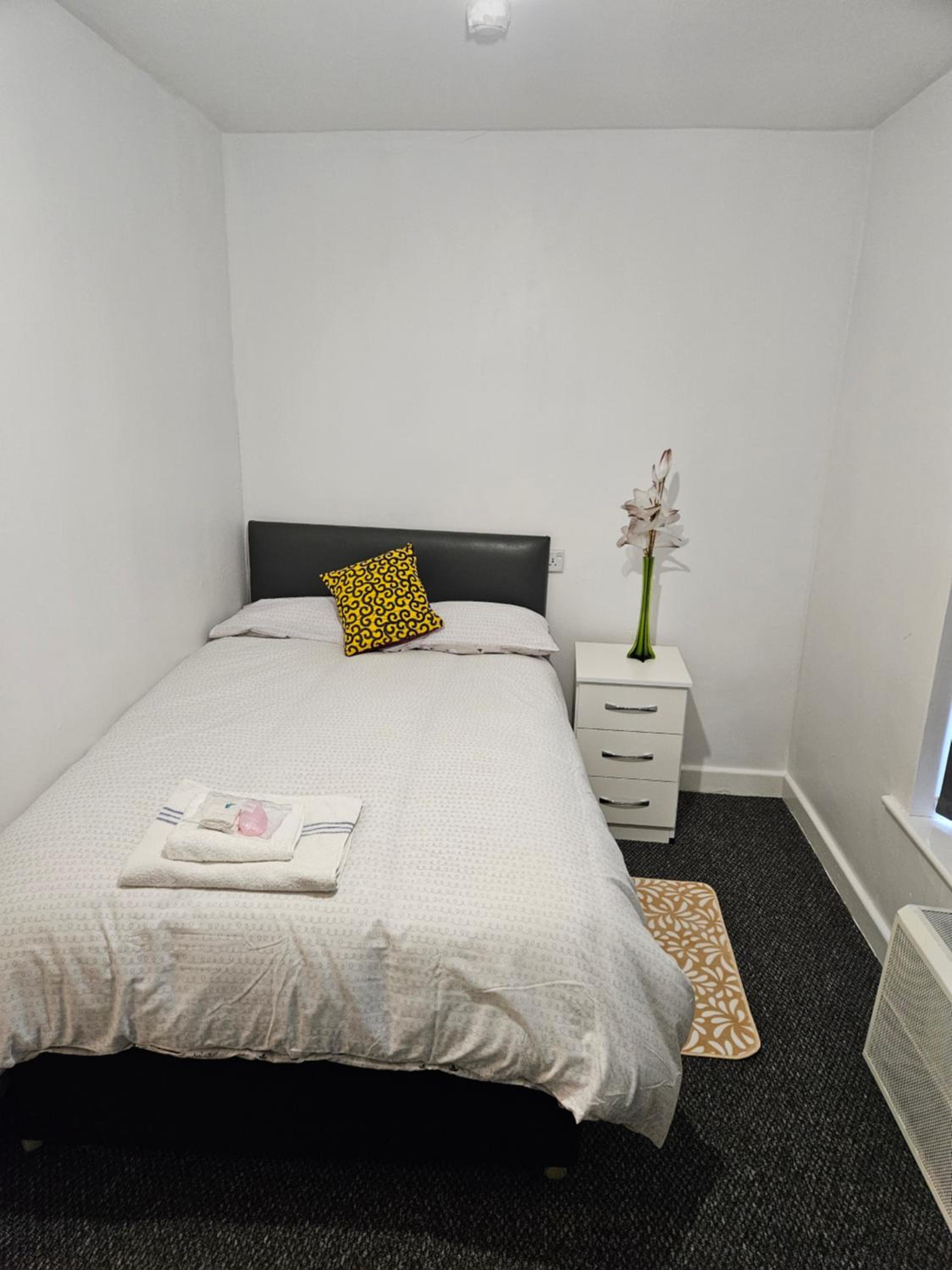 Double Room With Private Bathroom photo 2