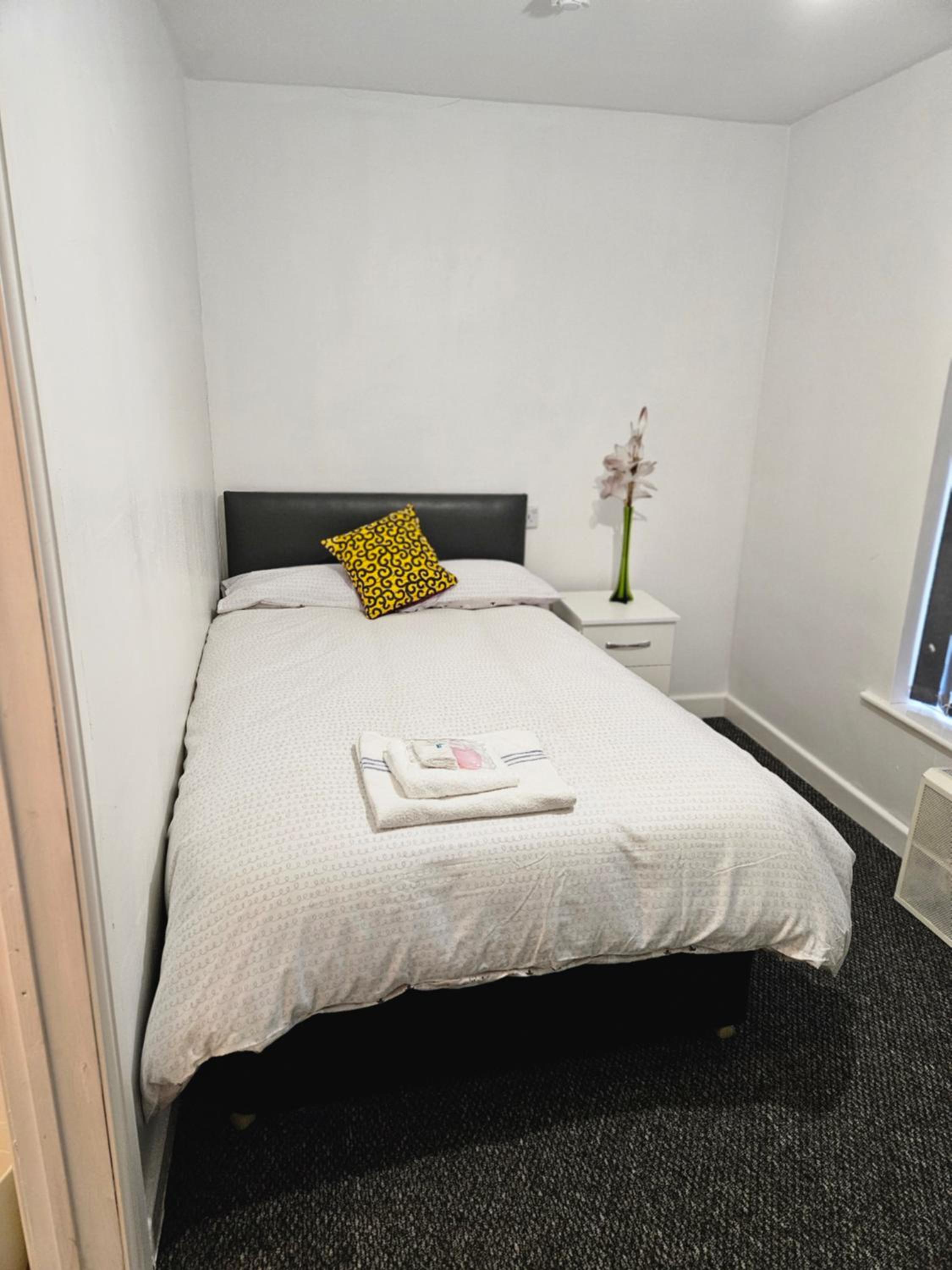 Double Room With Private Bathroom photo 3