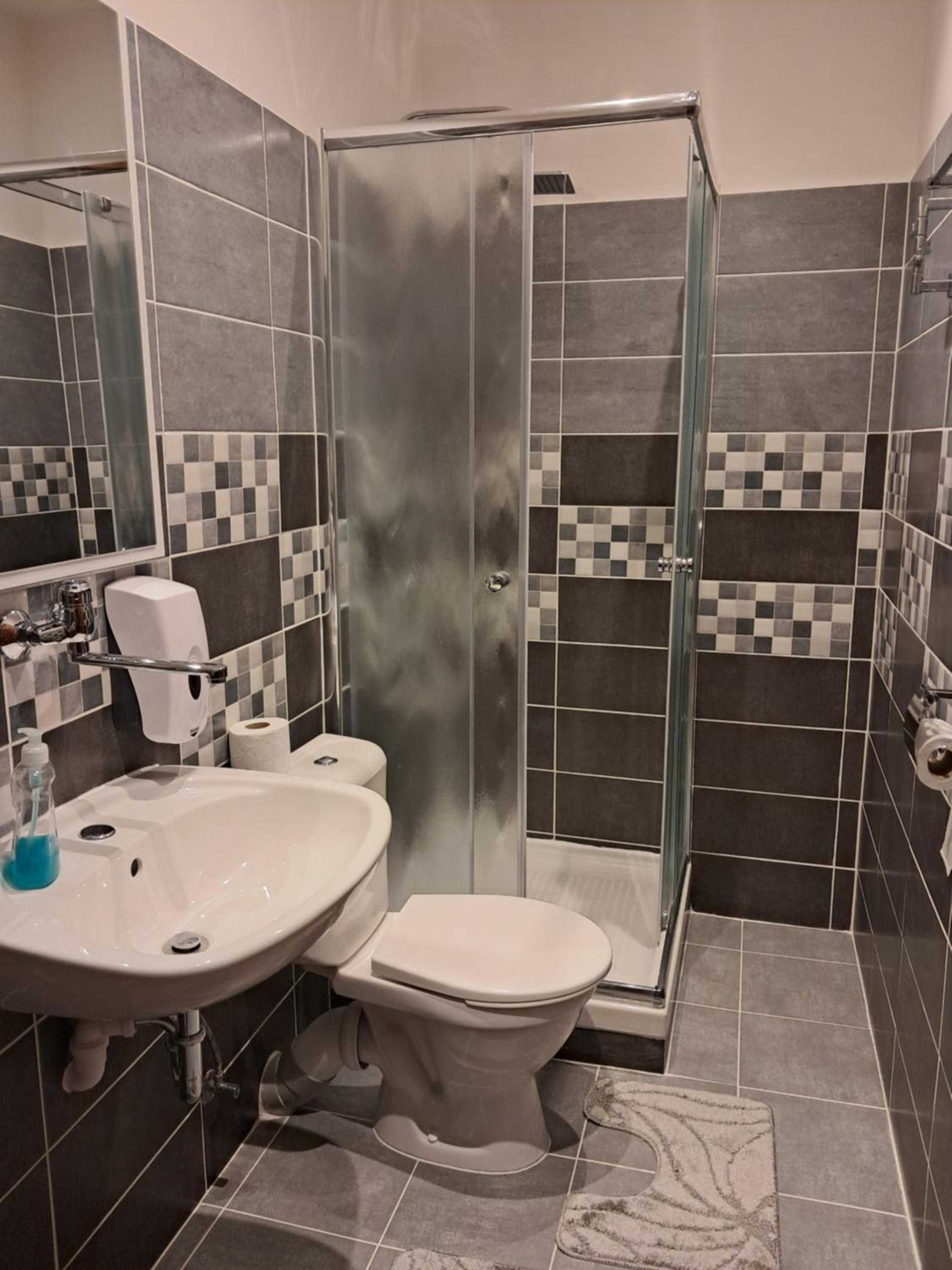 Triple Room with Private Bathroom photo 1